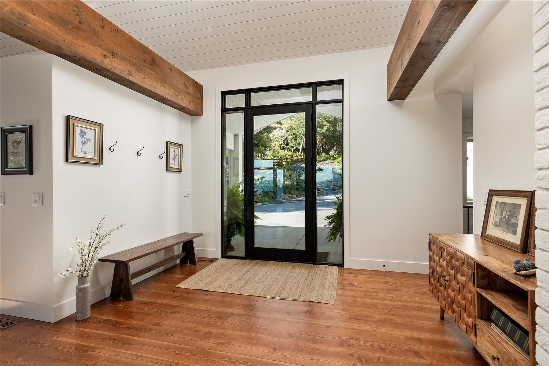  Stunning Home with Privacy - 物件實景