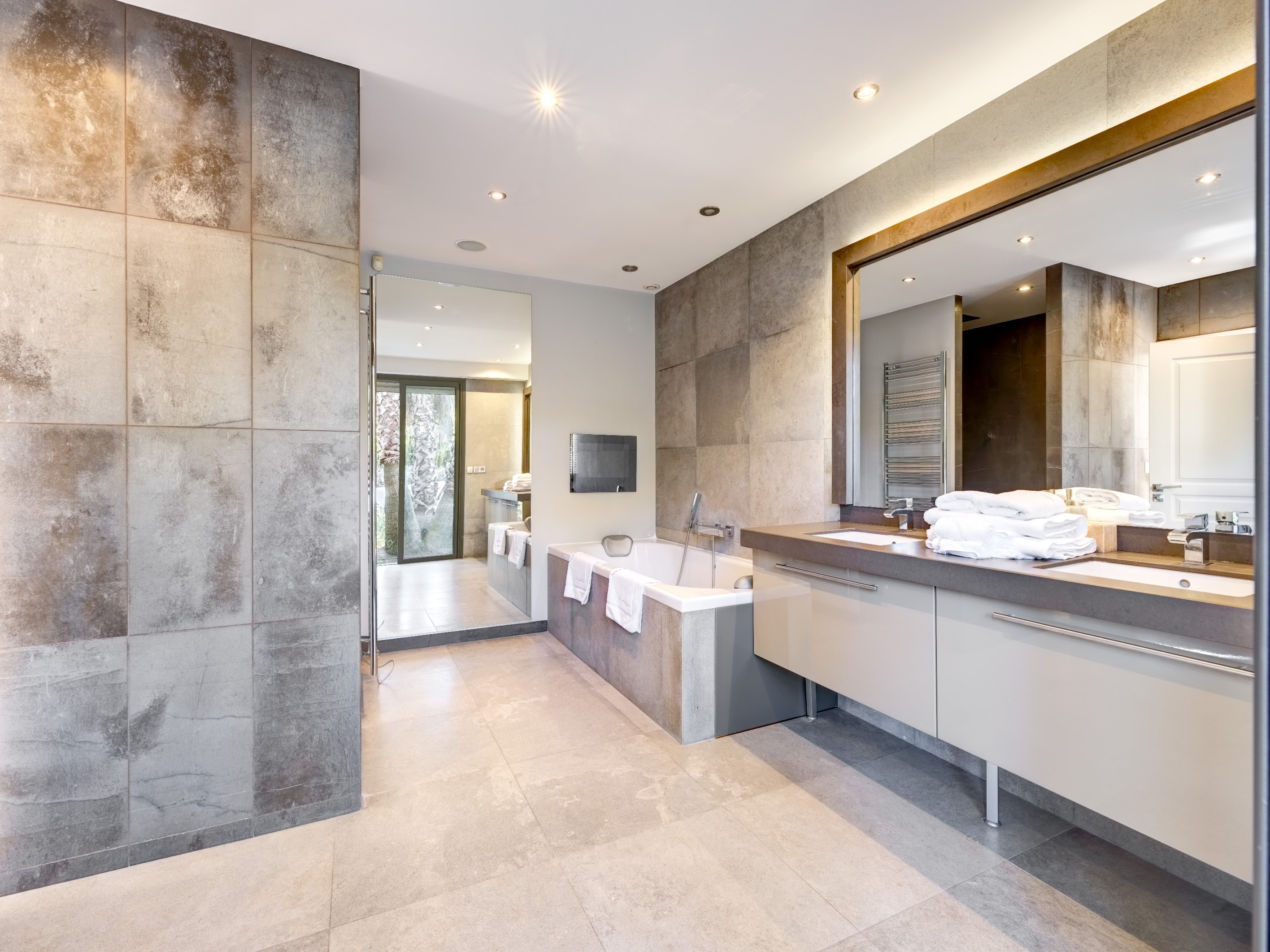  Contemporary villa for sale in Super Cannes 265 m² with pool and partial sea vi… - 物件實景