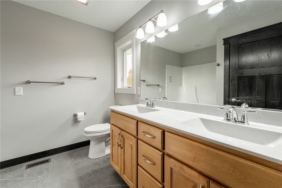 Chippewa Falls, Wisconsin, 54729, United States, 3 Bedrooms Bedrooms, ,2 BathroomsBathrooms,Residential,For Sale,1998199