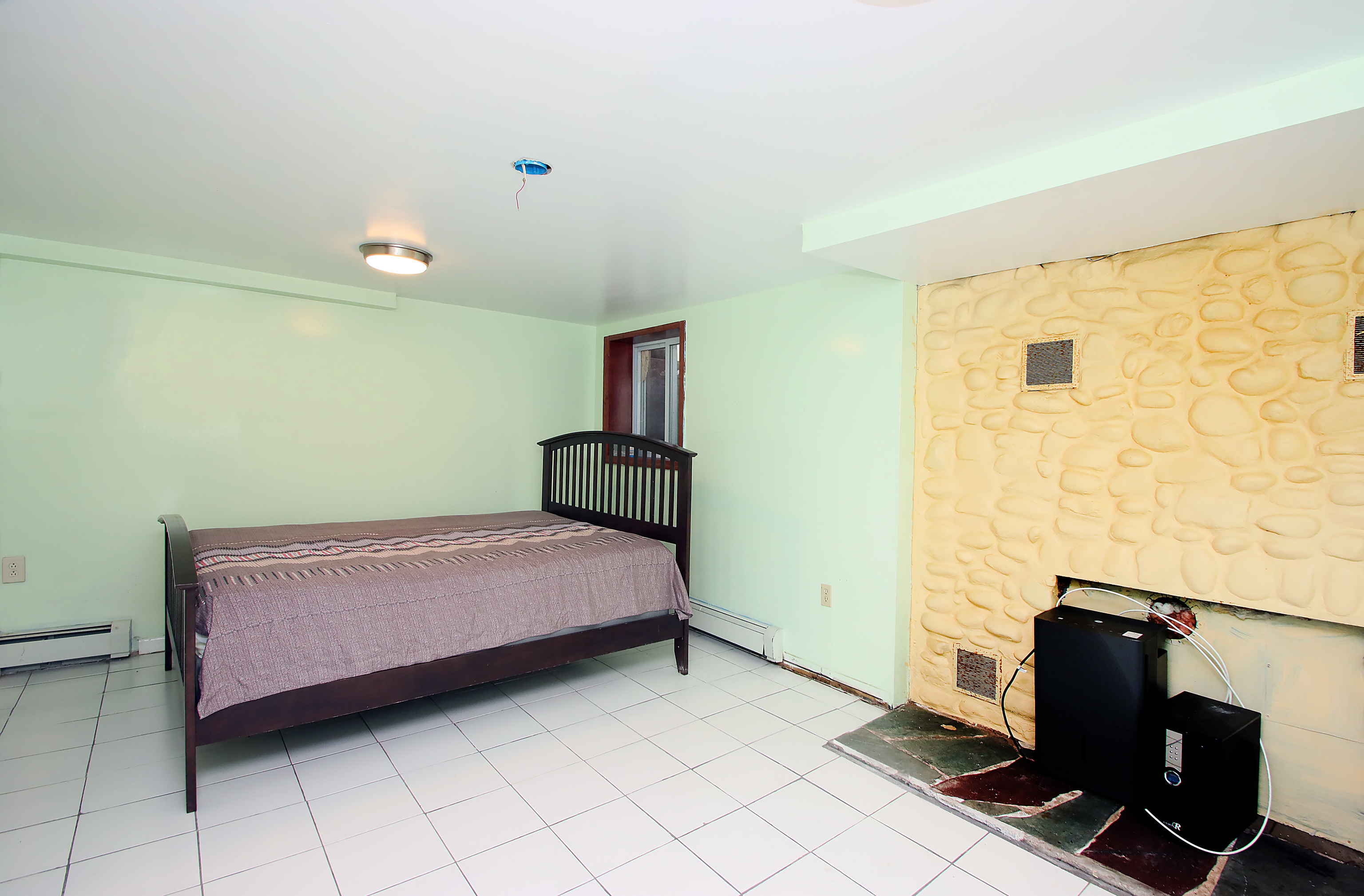 North Haven, Connecticut, 06473, United States, 3 Bedrooms Bedrooms, ,2 BathroomsBathrooms,Residential,For Sale,1989053