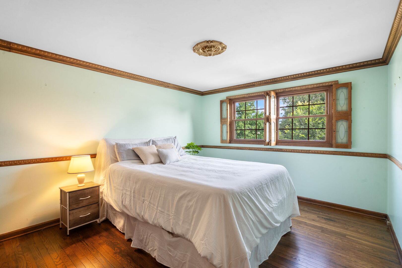 Arlington Heights, Illinois, 60004, United States, 3 Bedrooms Bedrooms, ,3 BathroomsBathrooms,Residential,For Sale,1939411