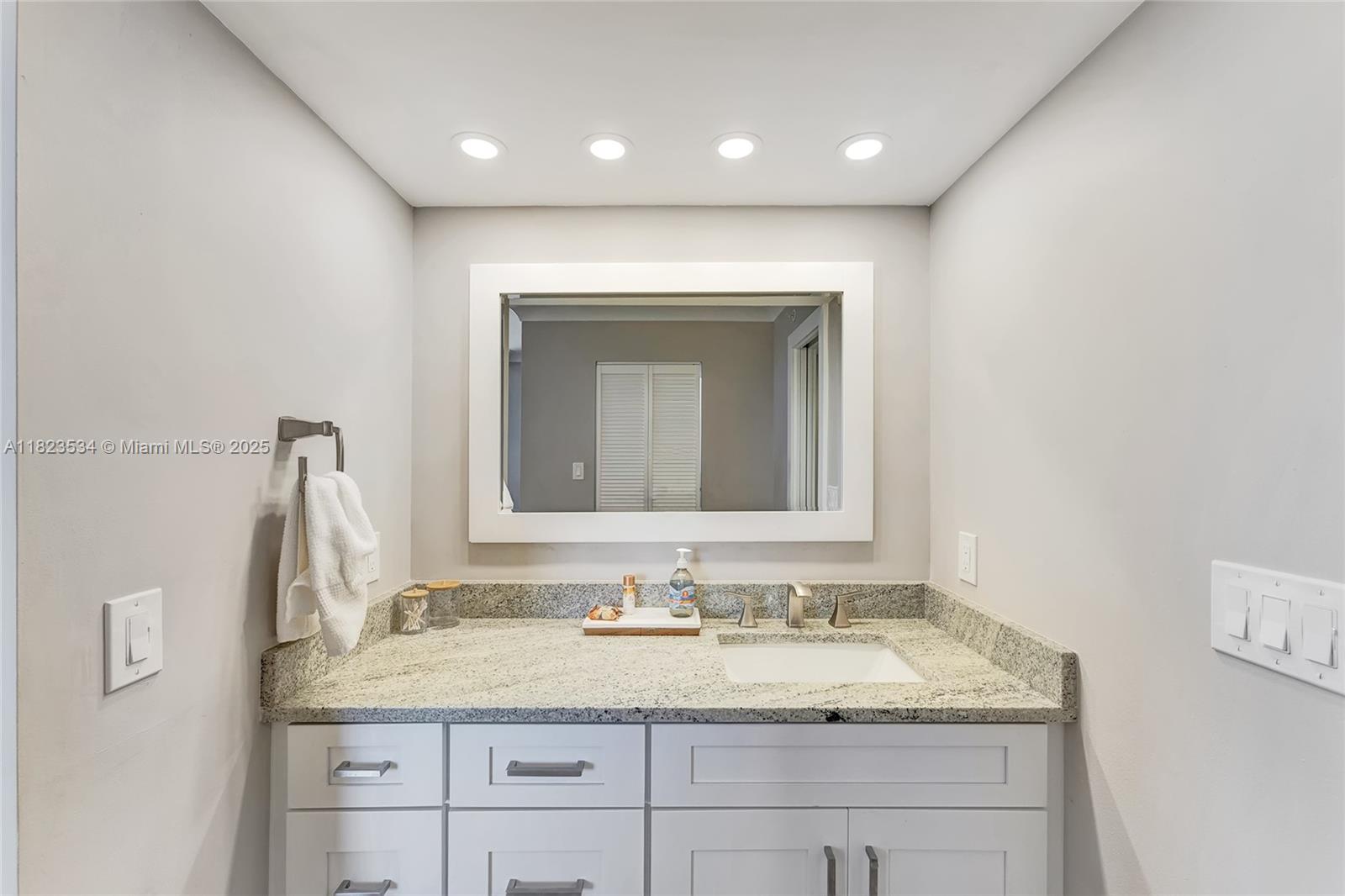 Jupiter, Florida, 33477, United States, 2 Bedrooms Bedrooms, ,2 BathroomsBathrooms,Residential,For Sale,1866717
