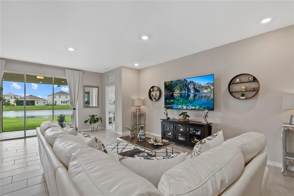Lakewood Ranch, Florida, 34211, United States, 3 Bedrooms Bedrooms, ,3 BathroomsBathrooms,Residential,For Sale,1883325