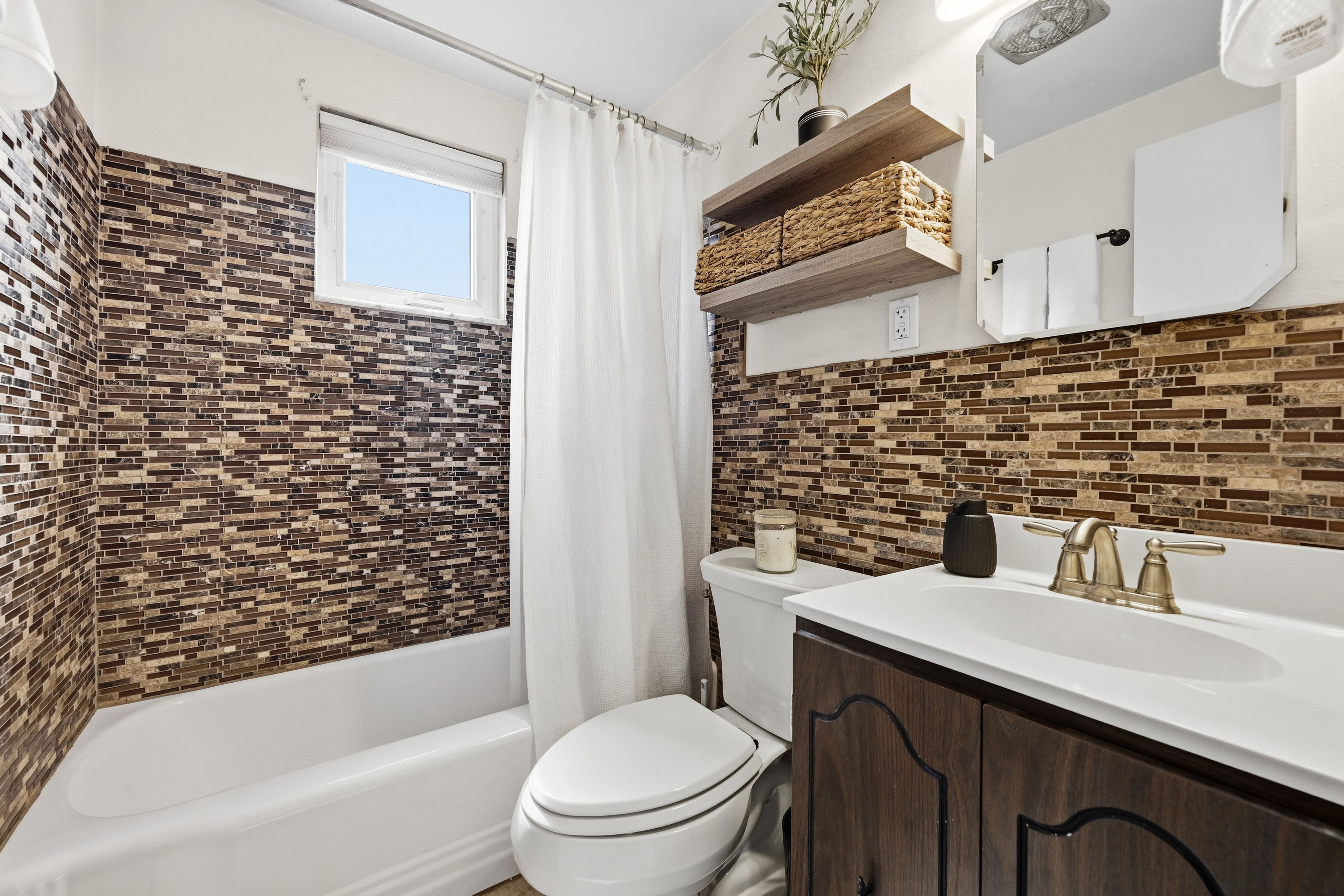  2456 Silver Oak Drive, Pittsburgh, PA 15220 - 物件實景