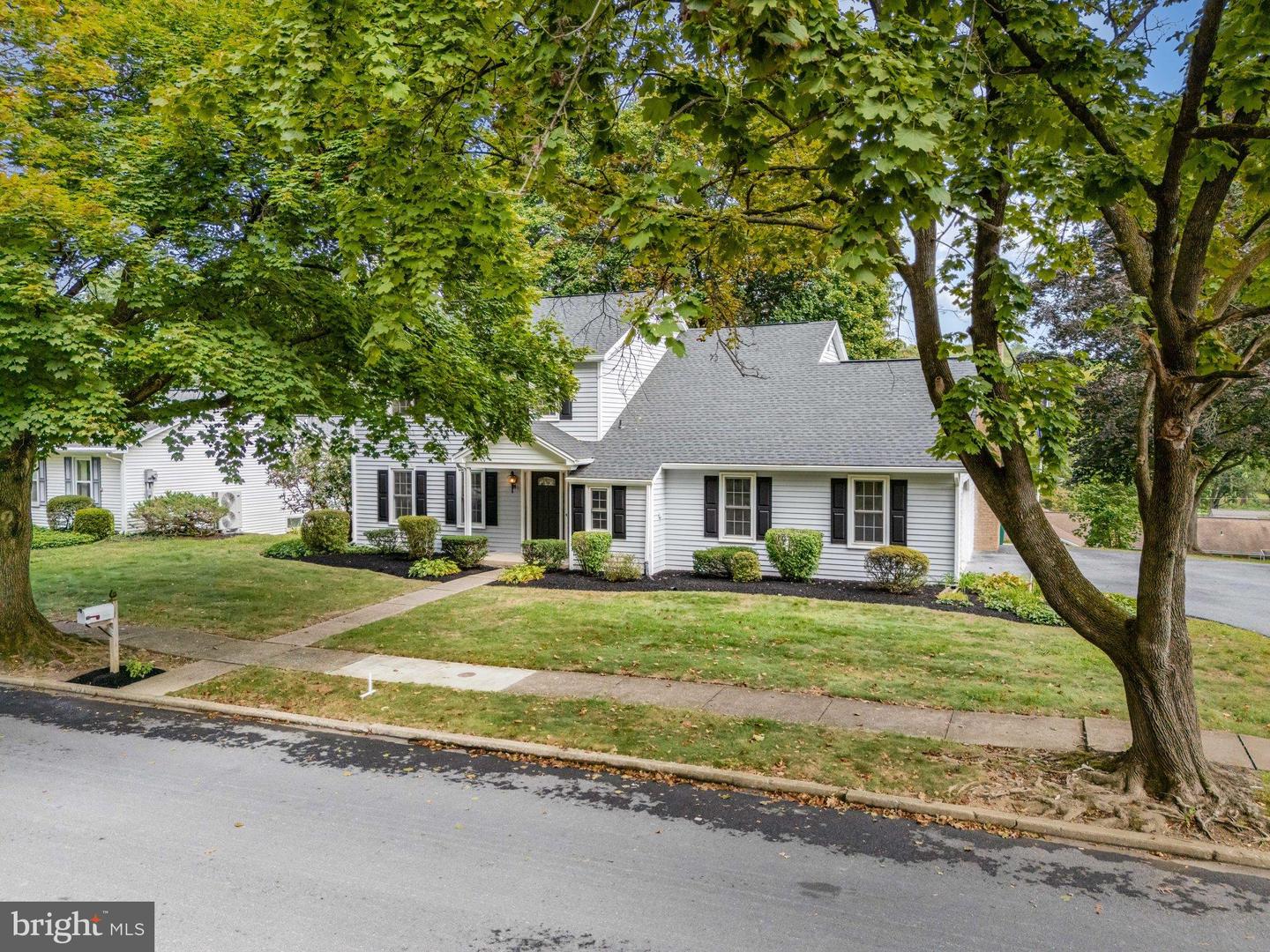 Mechanicsburg, Pennsylvania, 17050, United States, 4 Bedrooms Bedrooms, ,3 BathroomsBathrooms,Residential,For Sale,1948307