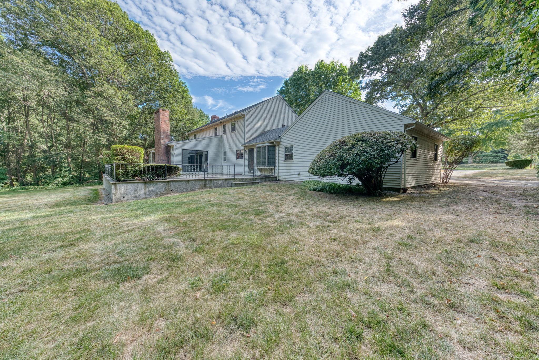 Wethersfield, Connecticut, 06109, United States, 4 Bedrooms Bedrooms, ,3 BathroomsBathrooms,Residential,For Sale,1935230
