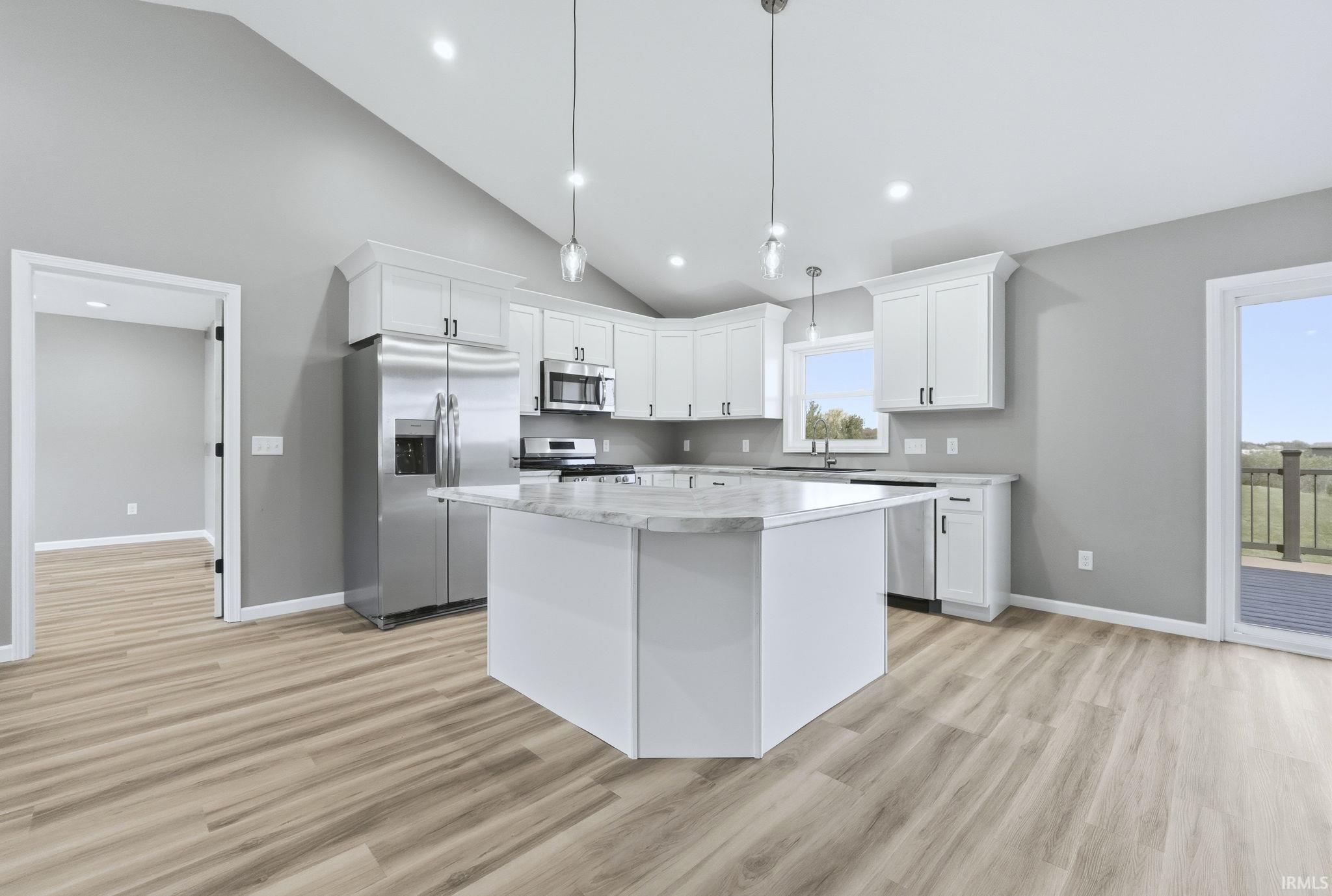 Churubusco, Indiana, 46723, United States, 3 Bedrooms Bedrooms, ,3 BathroomsBathrooms,Residential,For Sale,1987085