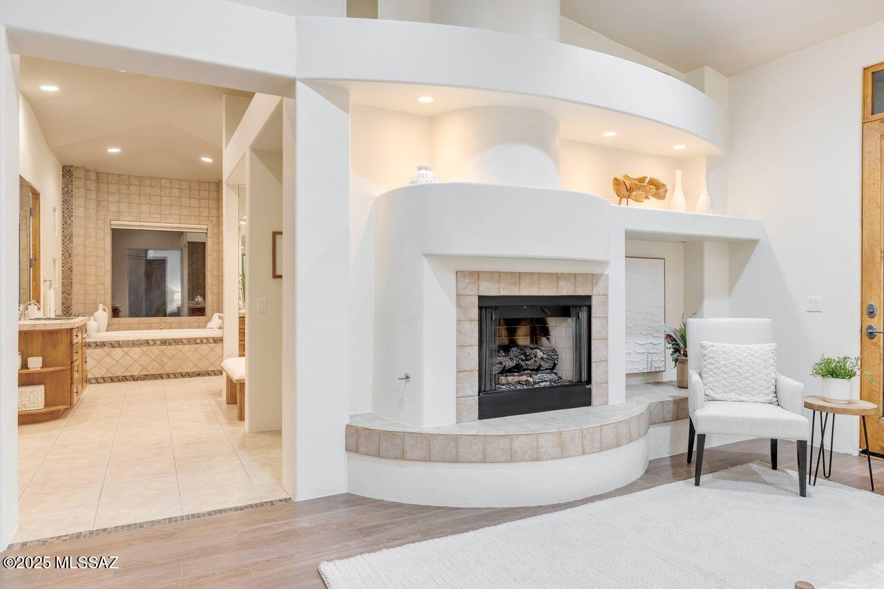 Tucson, Arizona, 85718, United States, 3 Bedrooms Bedrooms, ,4 BathroomsBathrooms,Residential,For Sale,1987862