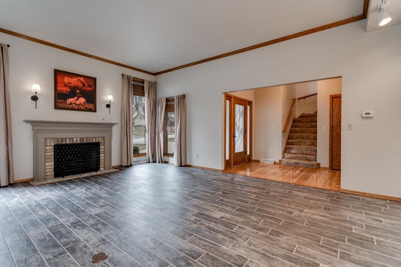 GREEN BAY, Wisconsin, 54313, United States, 5 Bedrooms Bedrooms, ,4 BathroomsBathrooms,Residential,For Sale,1768354