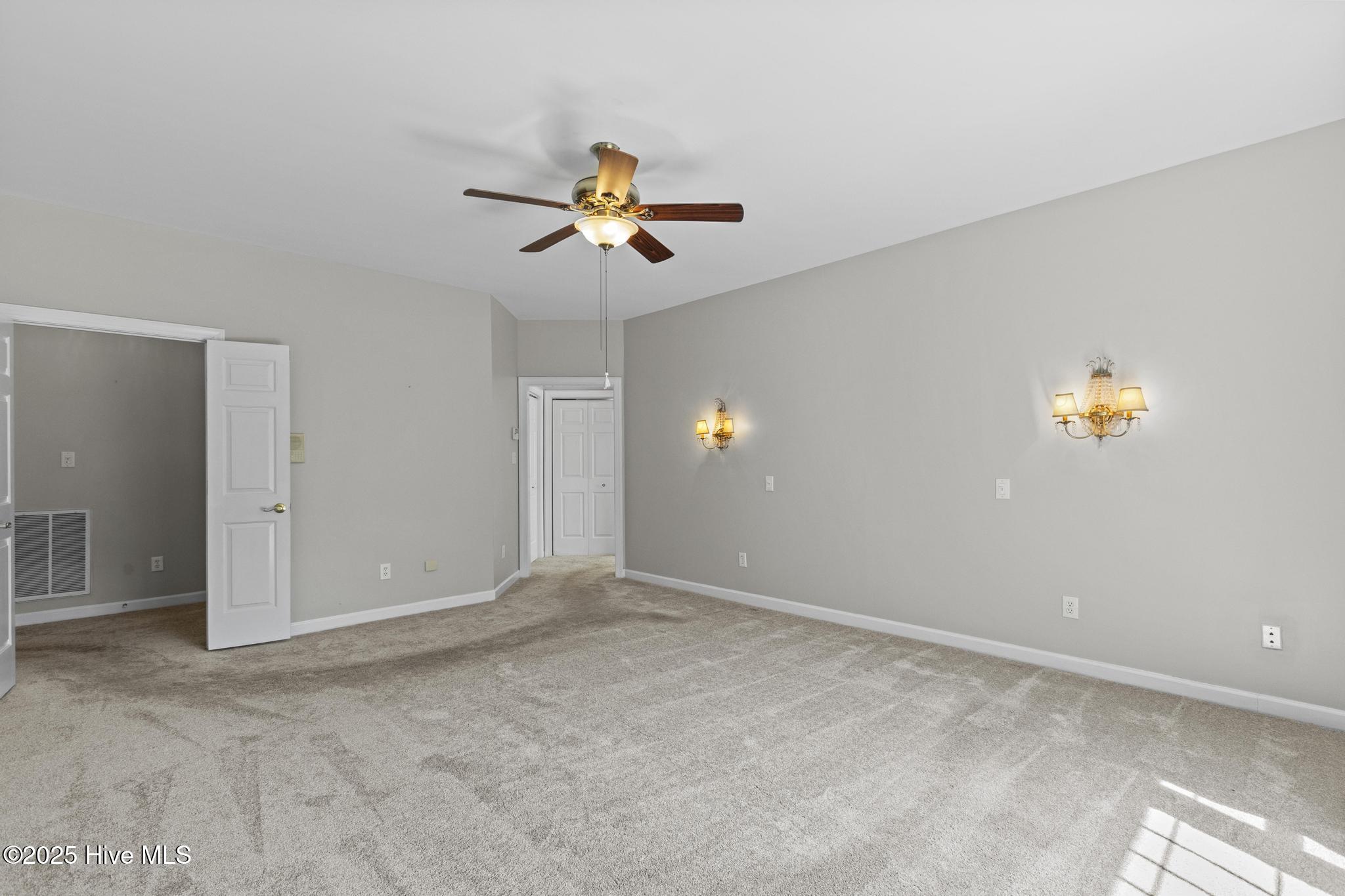 Jacksonville, North Carolina, 28540, United States, 4 Bedrooms Bedrooms, ,5 BathroomsBathrooms,Residential,For Sale,1944565