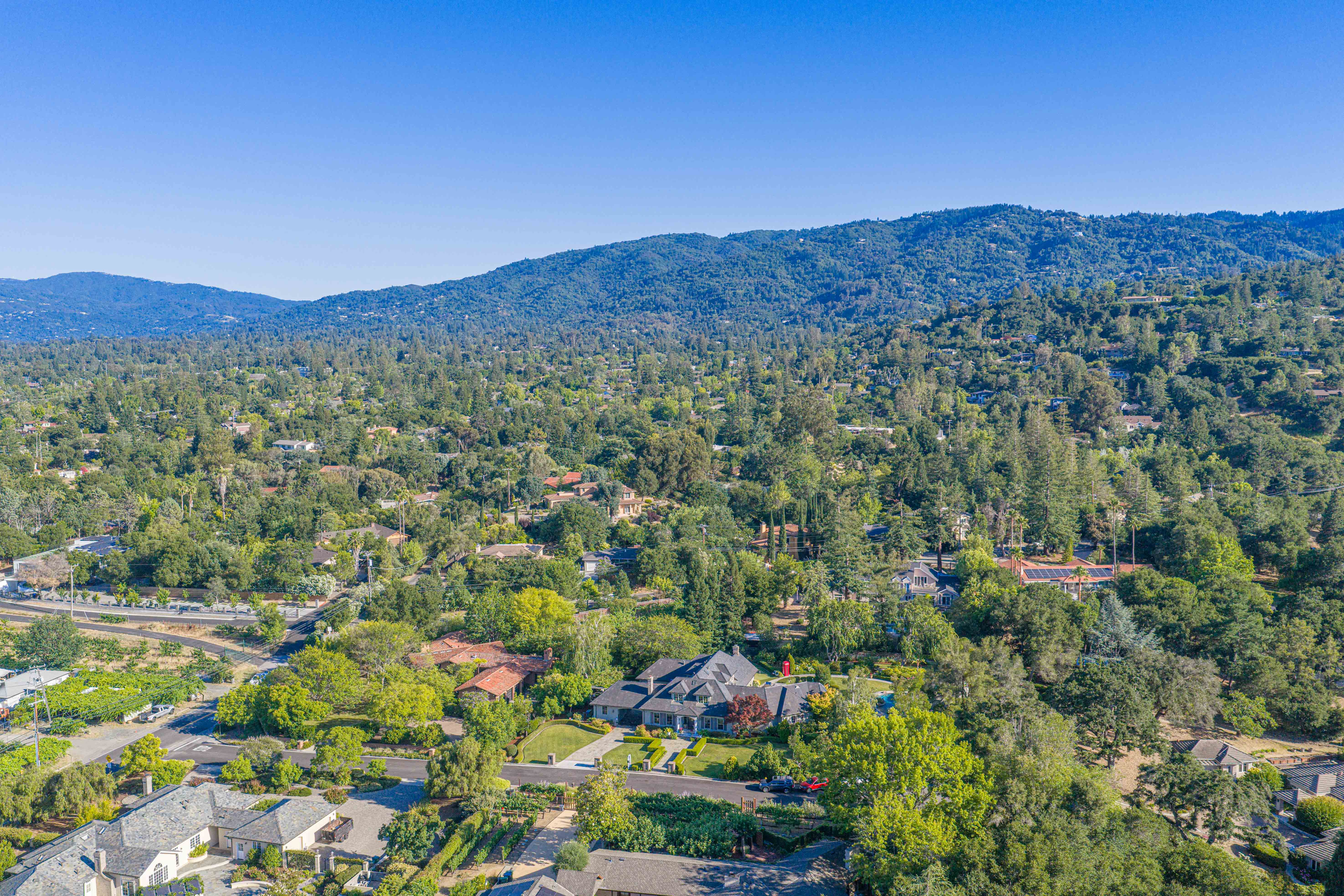  Stunning Saratoga Estate on Expansive Private Grounds - 物件實景