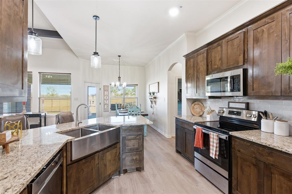 Grandview, Texas, 76050, United States, 4 Bedrooms Bedrooms, ,3 BathroomsBathrooms,Residential,For Sale,1991534