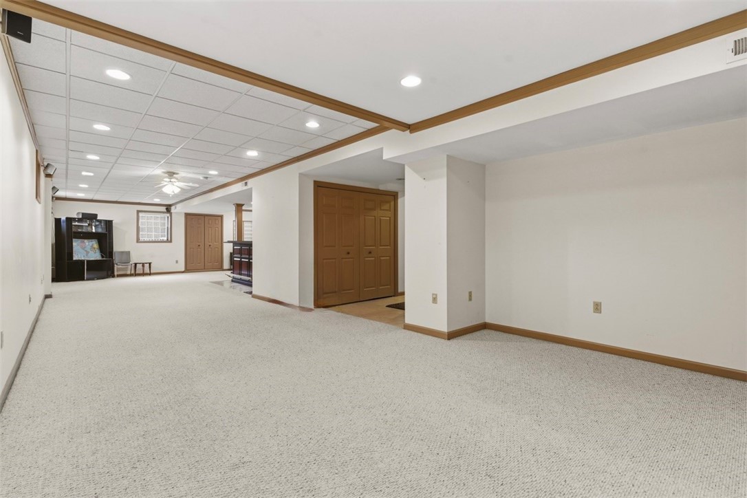 Robinson Twp, Pennsylvania, 15136, United States, 4 Bedrooms Bedrooms, ,4 BathroomsBathrooms,Residential,For Sale,1992157