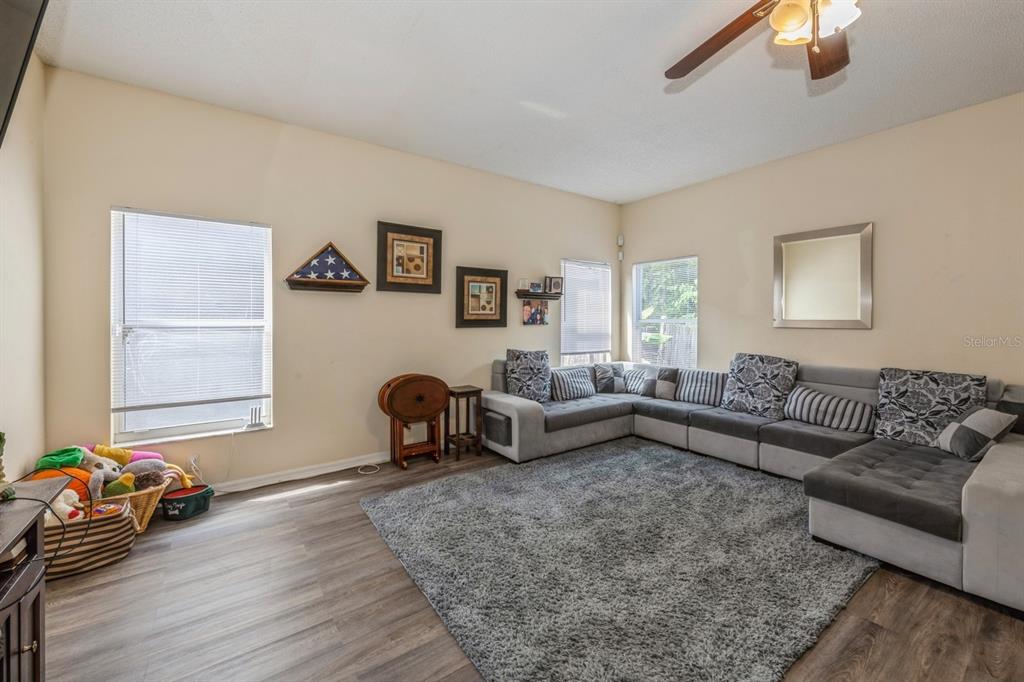 Longwood, Florida, 32750, United States, 6 Bedrooms Bedrooms, ,4 BathroomsBathrooms,Residential,For Sale,1896627