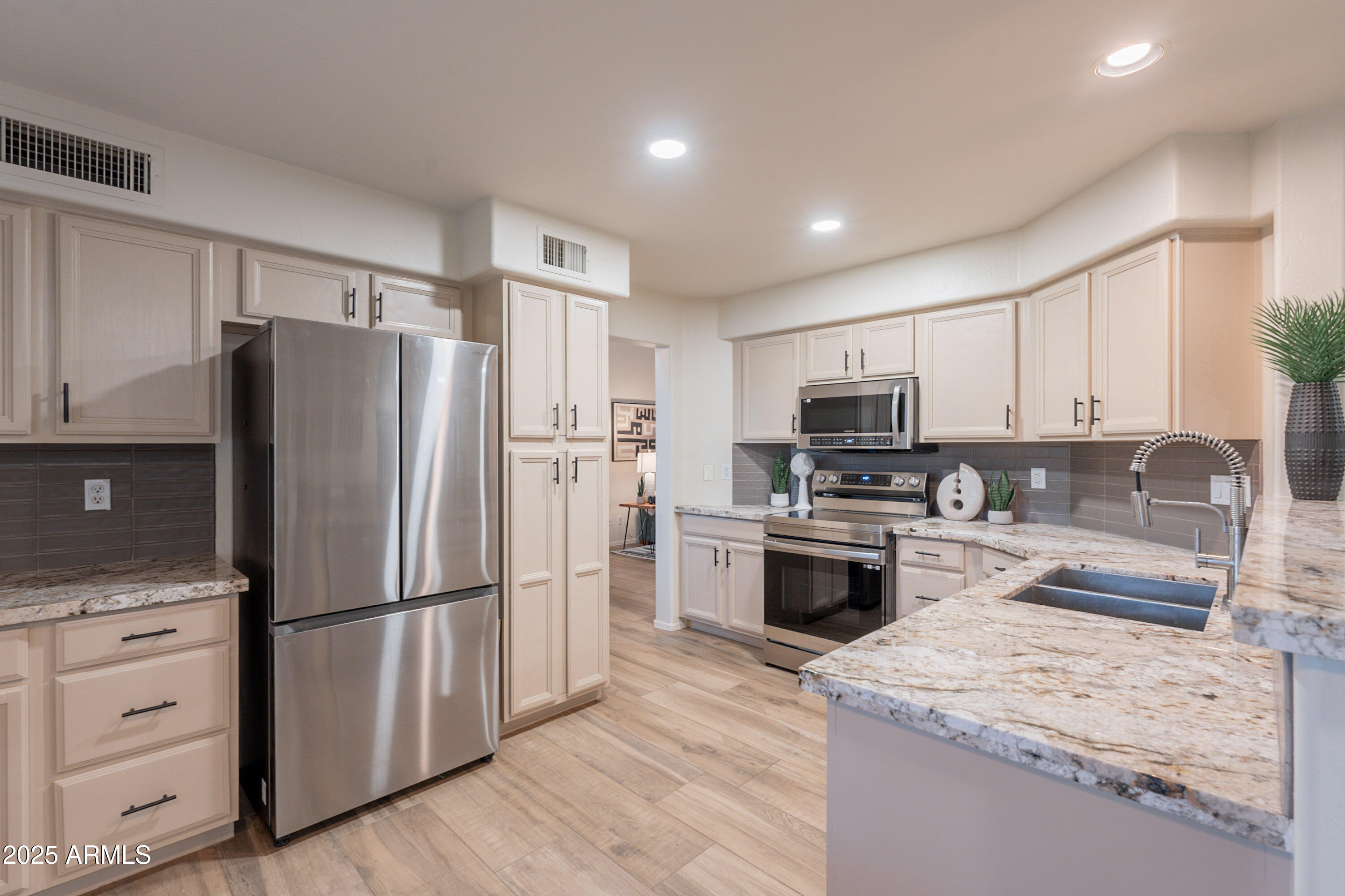 Cave Creek, Arizona, 85331, United States, 3 Bedrooms Bedrooms, ,Residential,For Sale,1955648