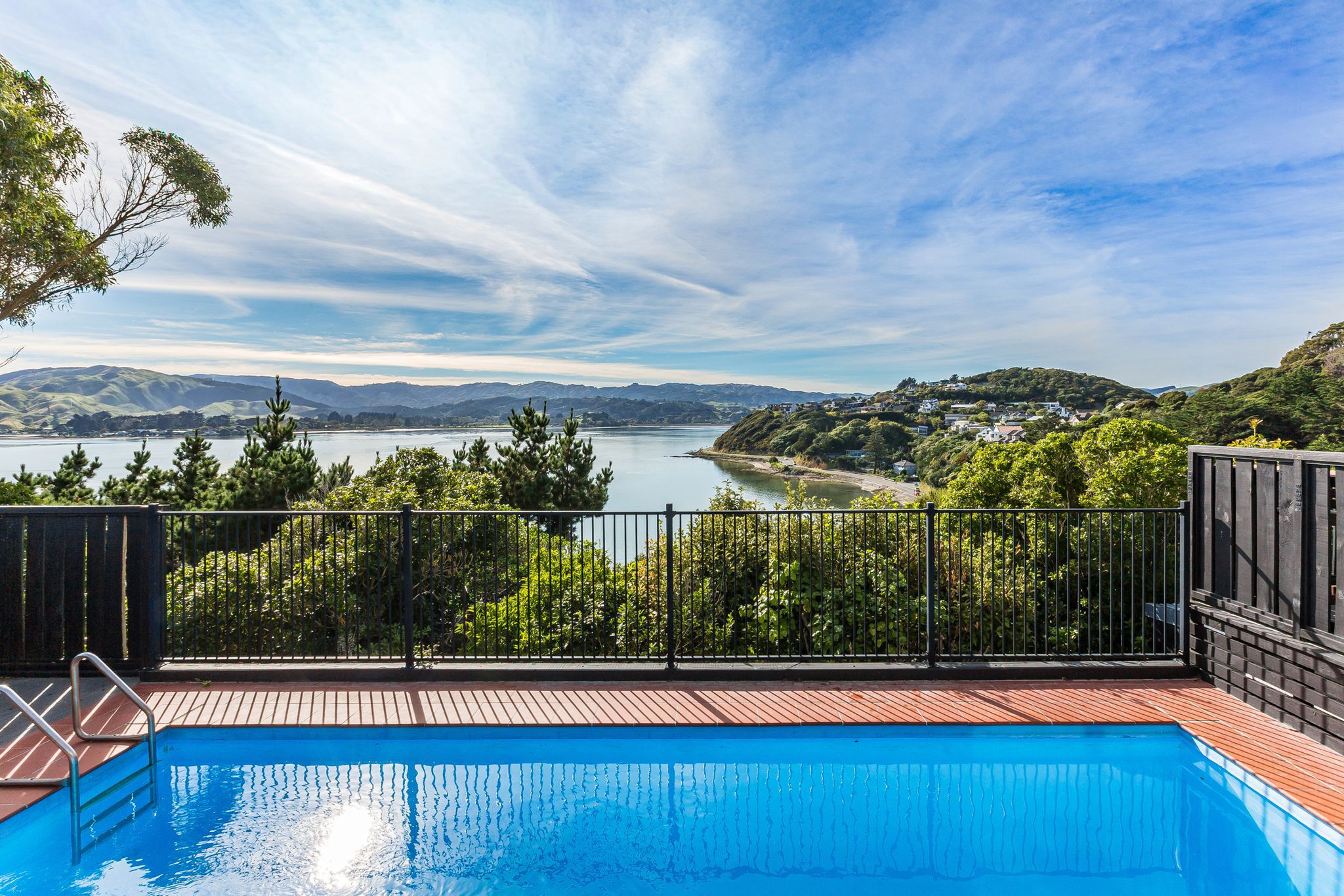  11 Spinnaker Drive, Whitby - 物件實景