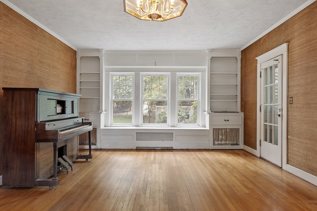 Fitchburg, Massachusetts, 01420, United States, 6 Bedrooms Bedrooms, ,3 BathroomsBathrooms,Residential,For Sale,1903843