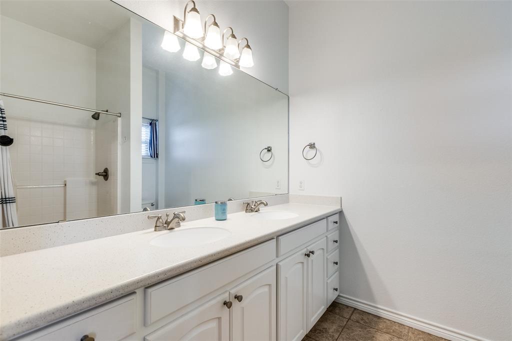 Bonham, Texas, 75418, United States, 3 Bedrooms Bedrooms, ,2 BathroomsBathrooms,Residential,For Sale,1691474