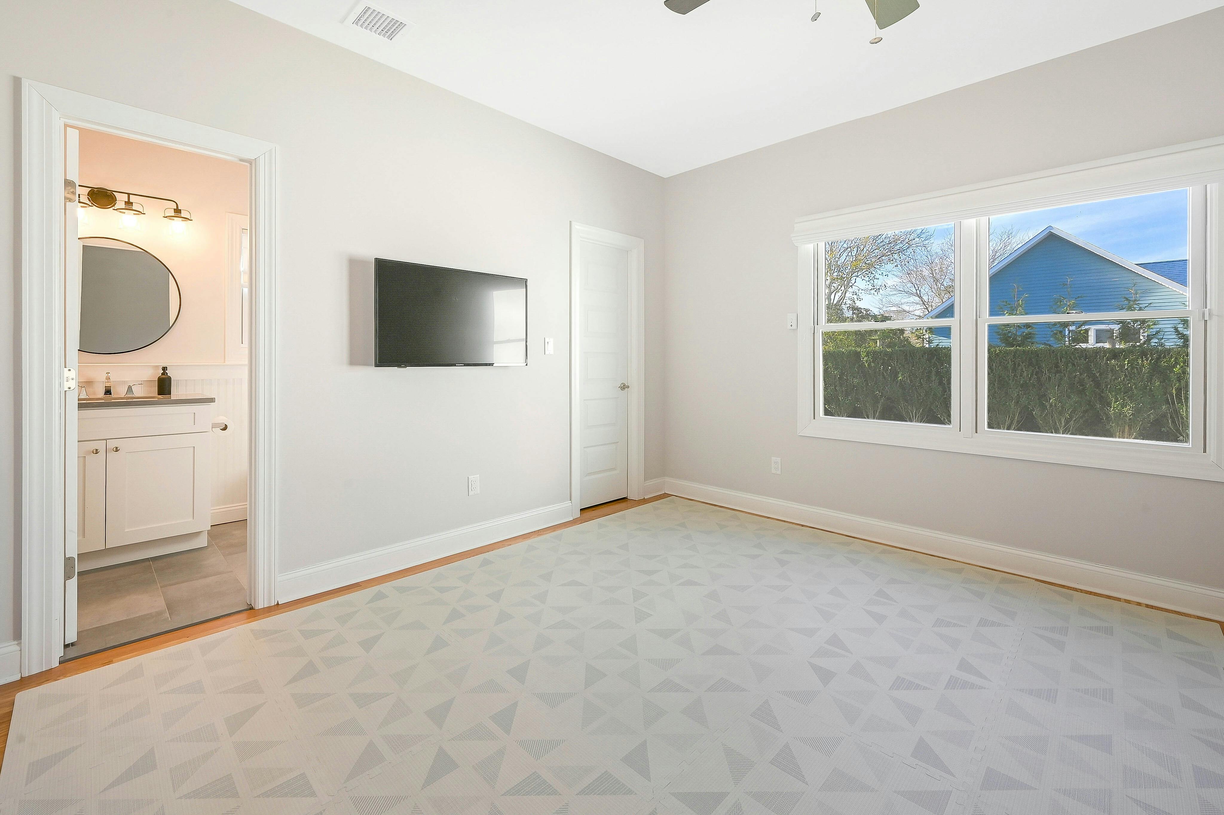 Greenport, New York, 11944, United States, 5 Bedrooms Bedrooms, ,4 BathroomsBathrooms,Residential,For Sale,1792351