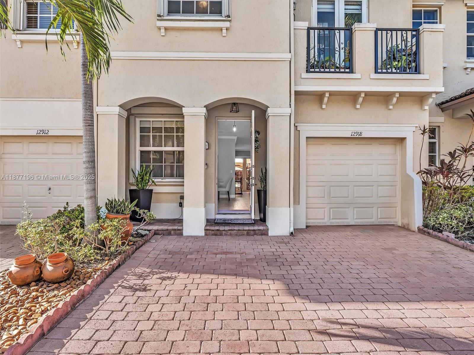 Miami, Florida, 33186, United States, 3 Bedrooms Bedrooms, ,3 BathroomsBathrooms,Residential,For Sale,1949094