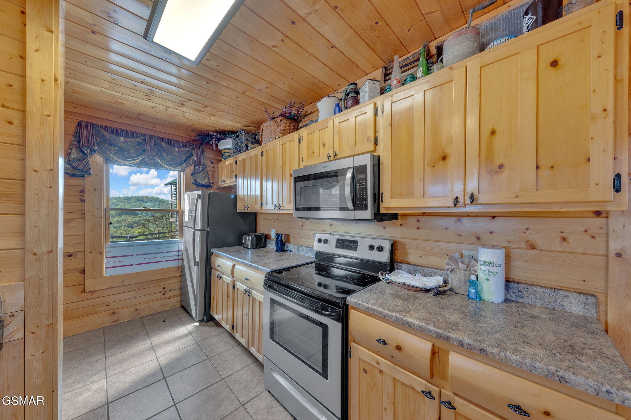 Sevierville, Tennessee, 37862, United States, 3 Bedrooms Bedrooms, ,3 BathroomsBathrooms,Residential,For Sale,1974724