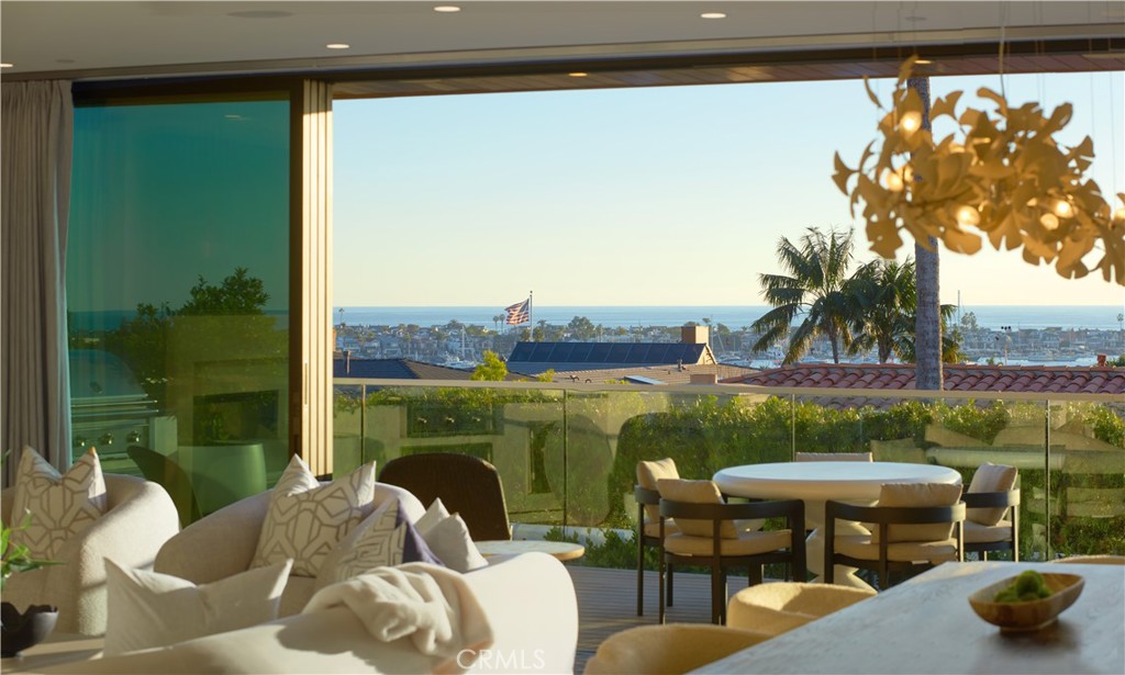 Corona del Mar, California, 92625, United States, 4 Bedrooms Bedrooms, ,5 BathroomsBathrooms,Residential,For Sale,1992054