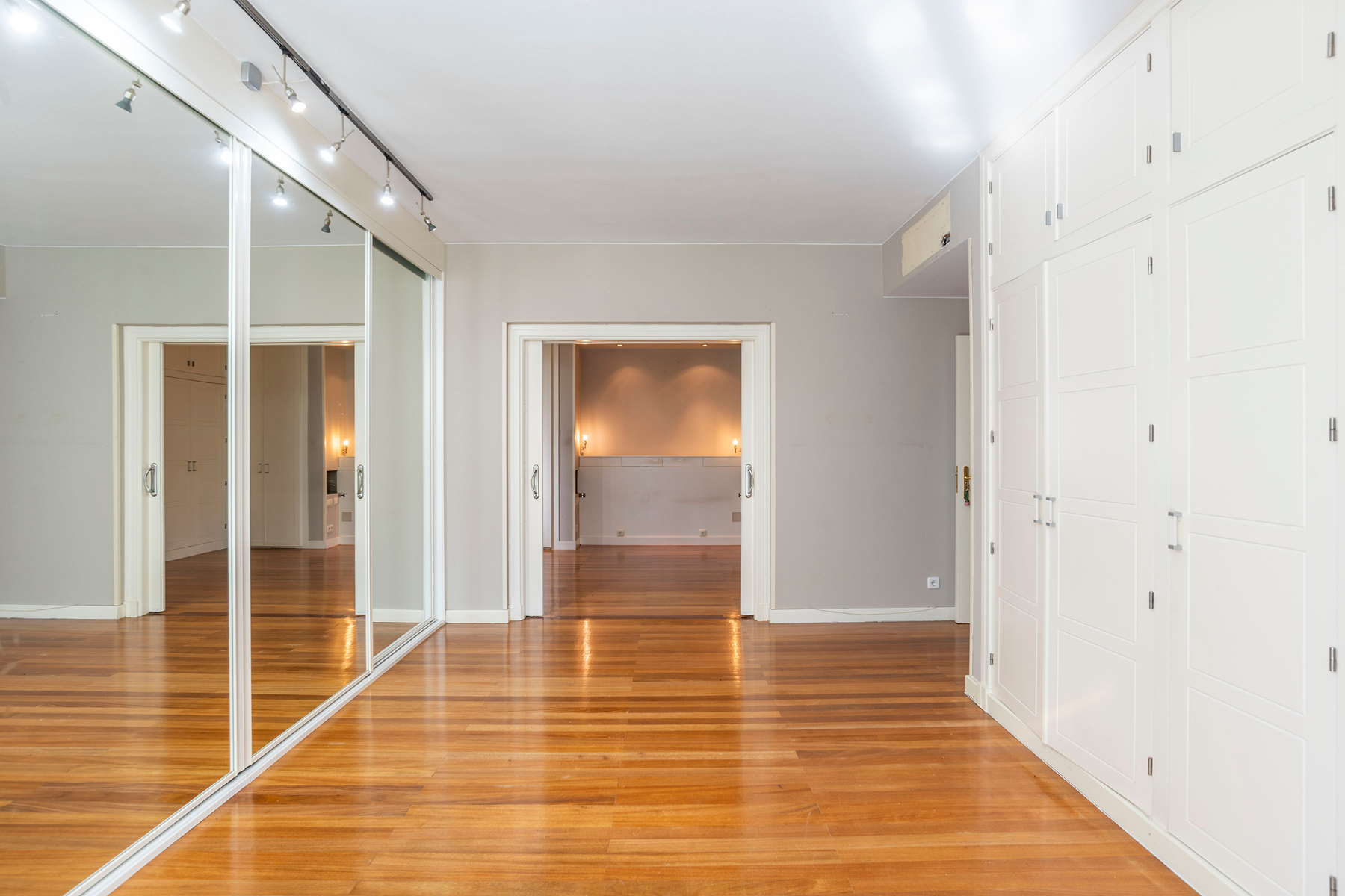  A residence with extraordinary transformation potential in La Florida - 物件實景