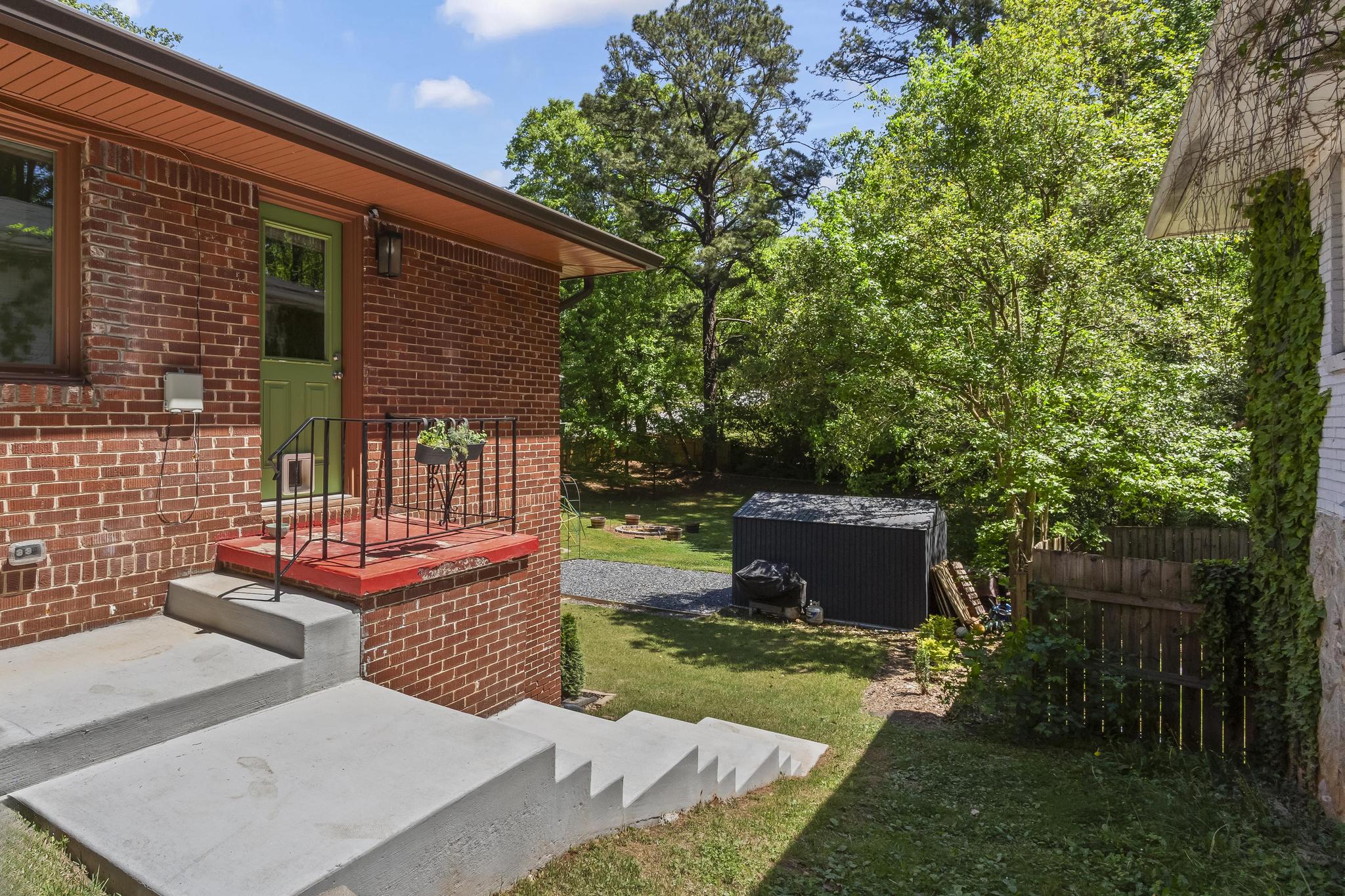  Thoughtfully Designed, Fully Renovated Home - 物件實景