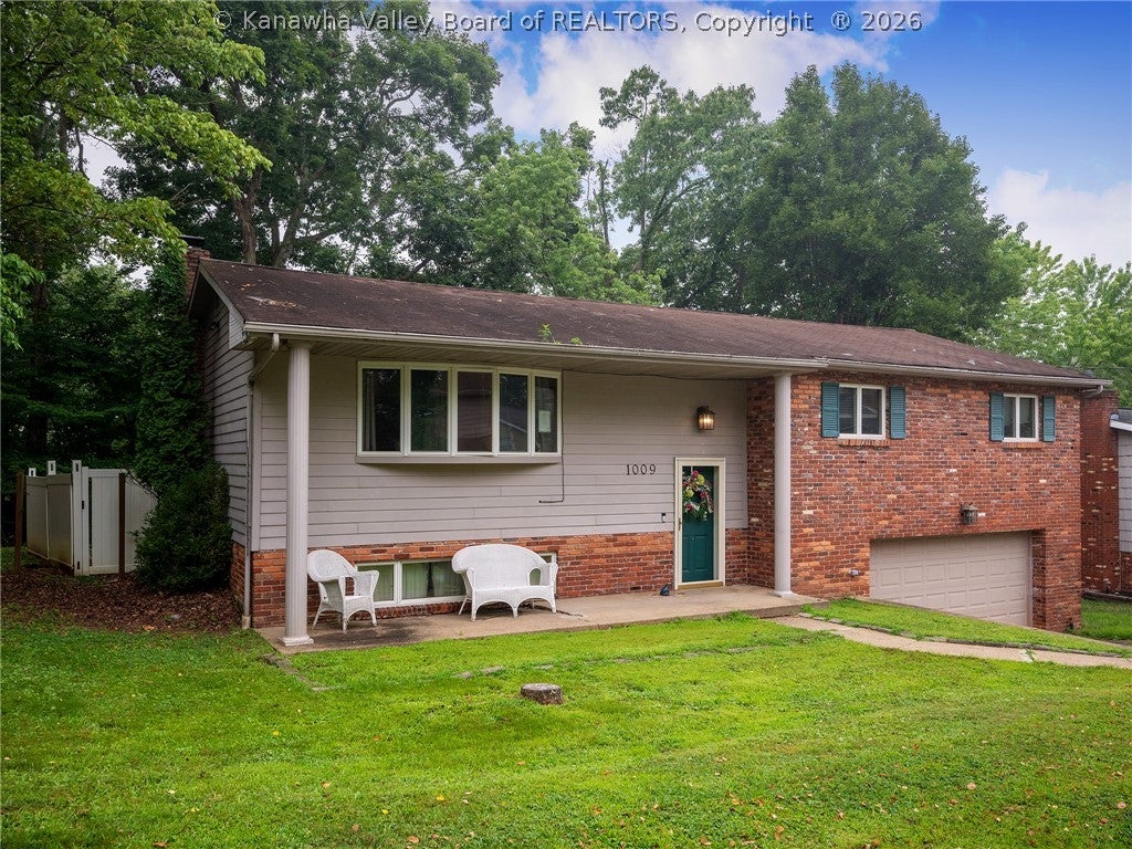 Rustling Rd, South Charleston, WV 25303