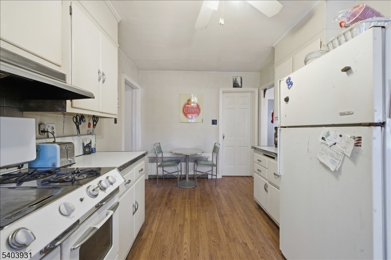 Stirling, New Jersey, 07980, United States, 3 Bedrooms Bedrooms, ,2 BathroomsBathrooms,Residential,For Sale,2008105