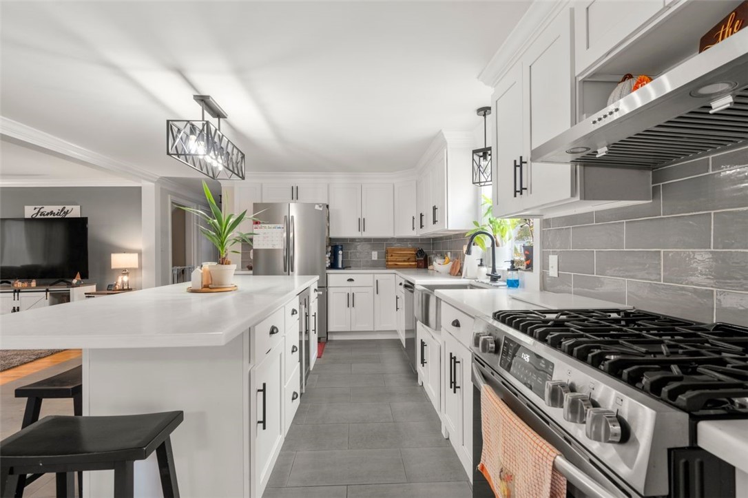 Woonsocket, Rhode Island, 02895, United States, 4 Bedrooms Bedrooms, ,2 BathroomsBathrooms,Residential,For Sale,1987551