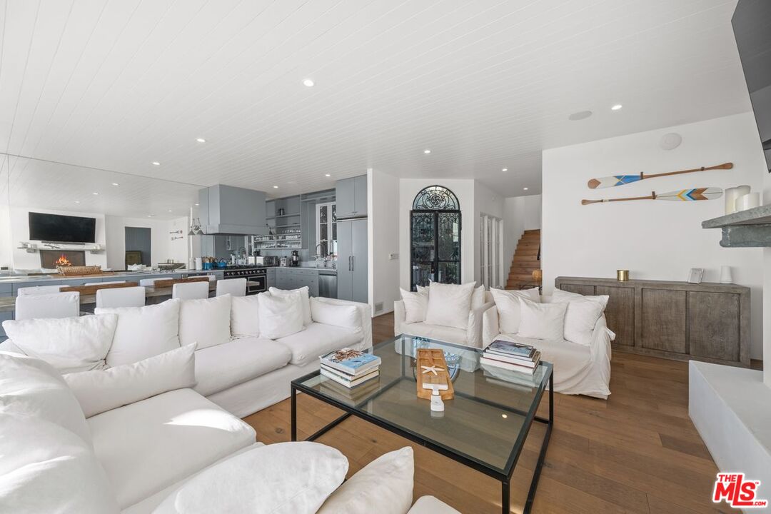 Malibu, California, 90265, United States, 3 Bedrooms Bedrooms, ,3 BathroomsBathrooms,Residential,For Sale,1918714