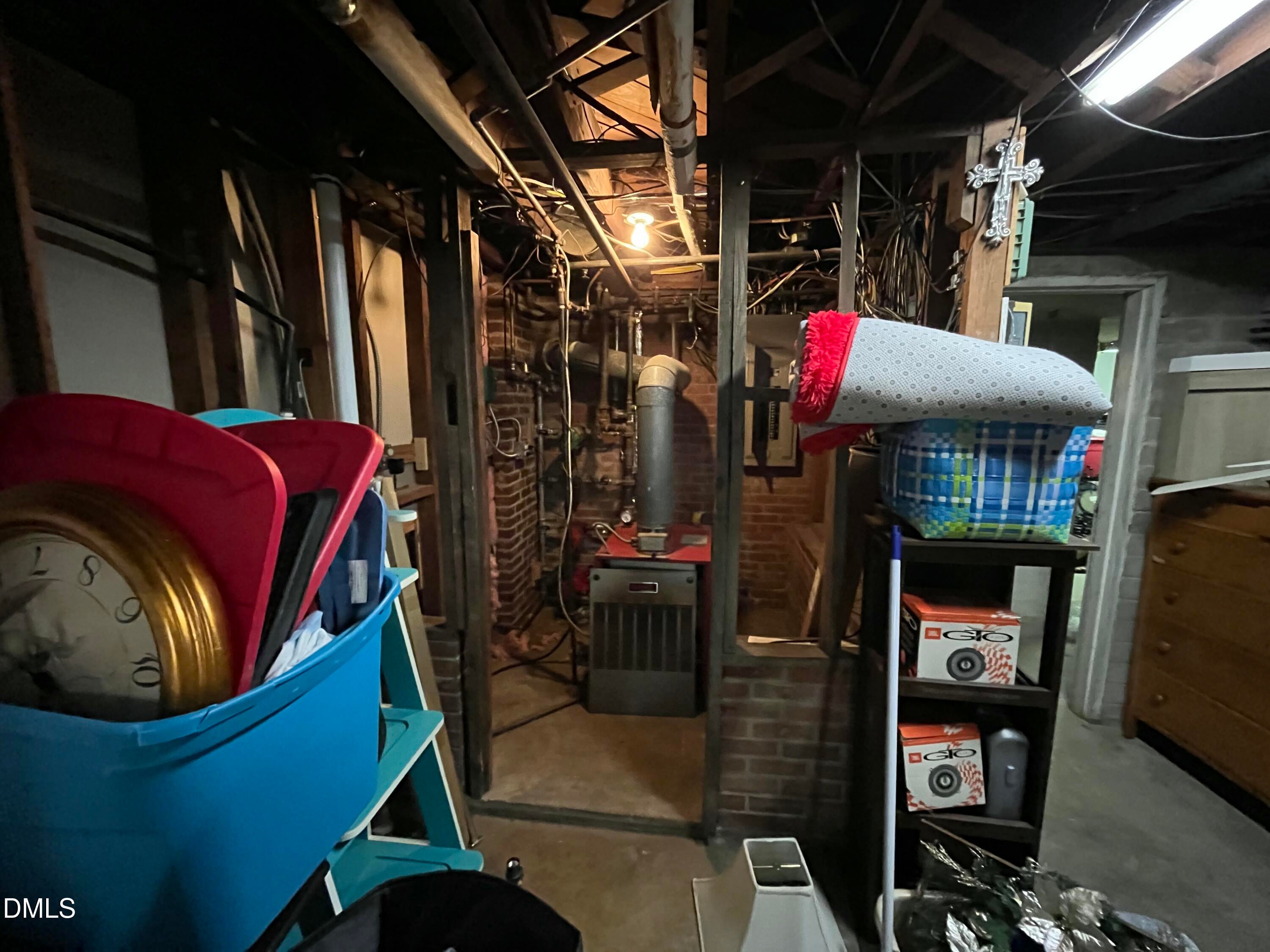 Burlington, North Carolina, 27215, United States, 6 Bedrooms Bedrooms, ,5 BathroomsBathrooms,Residential,For Sale,1999831