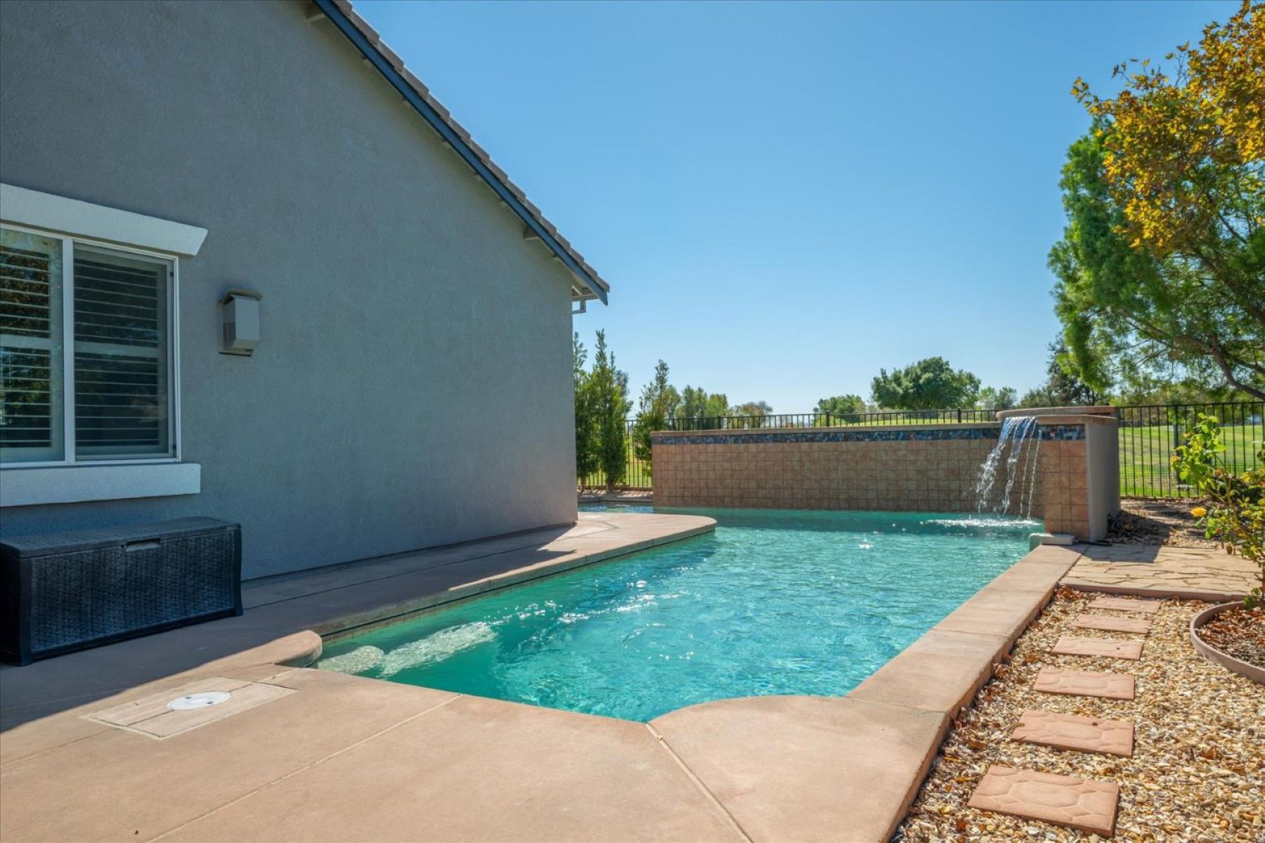  33203 Pintail Street, Woodland, CA 95695 - 物件實景