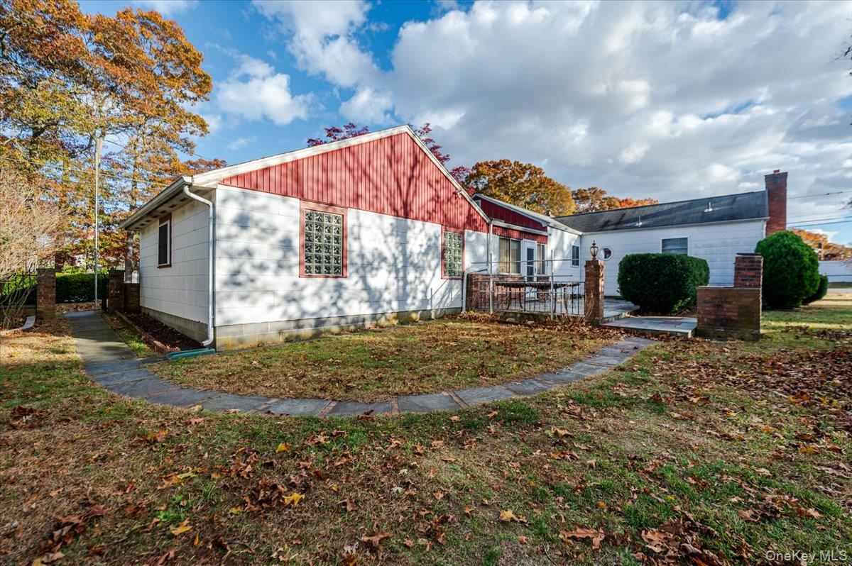 Ronkonkoma, New York, 11779, United States, 3 Bedrooms Bedrooms, ,1 BathroomBathrooms,Residential,For Sale,1991403