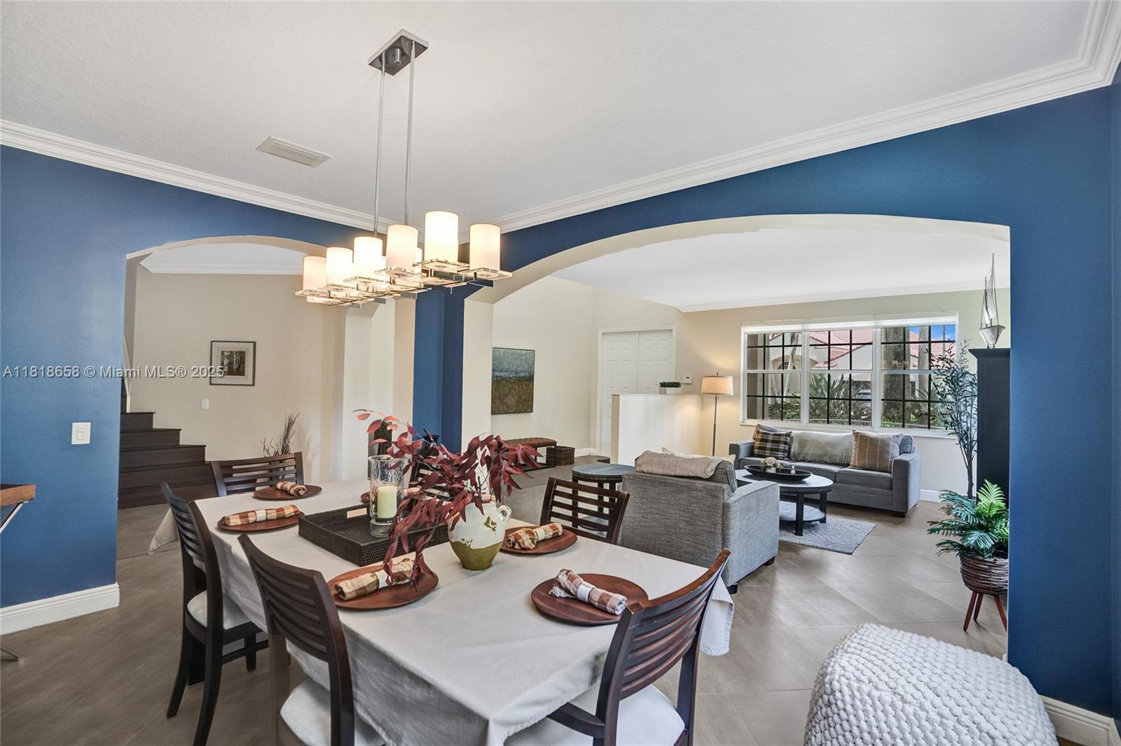 Weston, Florida, 33327, United States, 6 Bedrooms Bedrooms, ,4 BathroomsBathrooms,Residential,For Sale,1850132