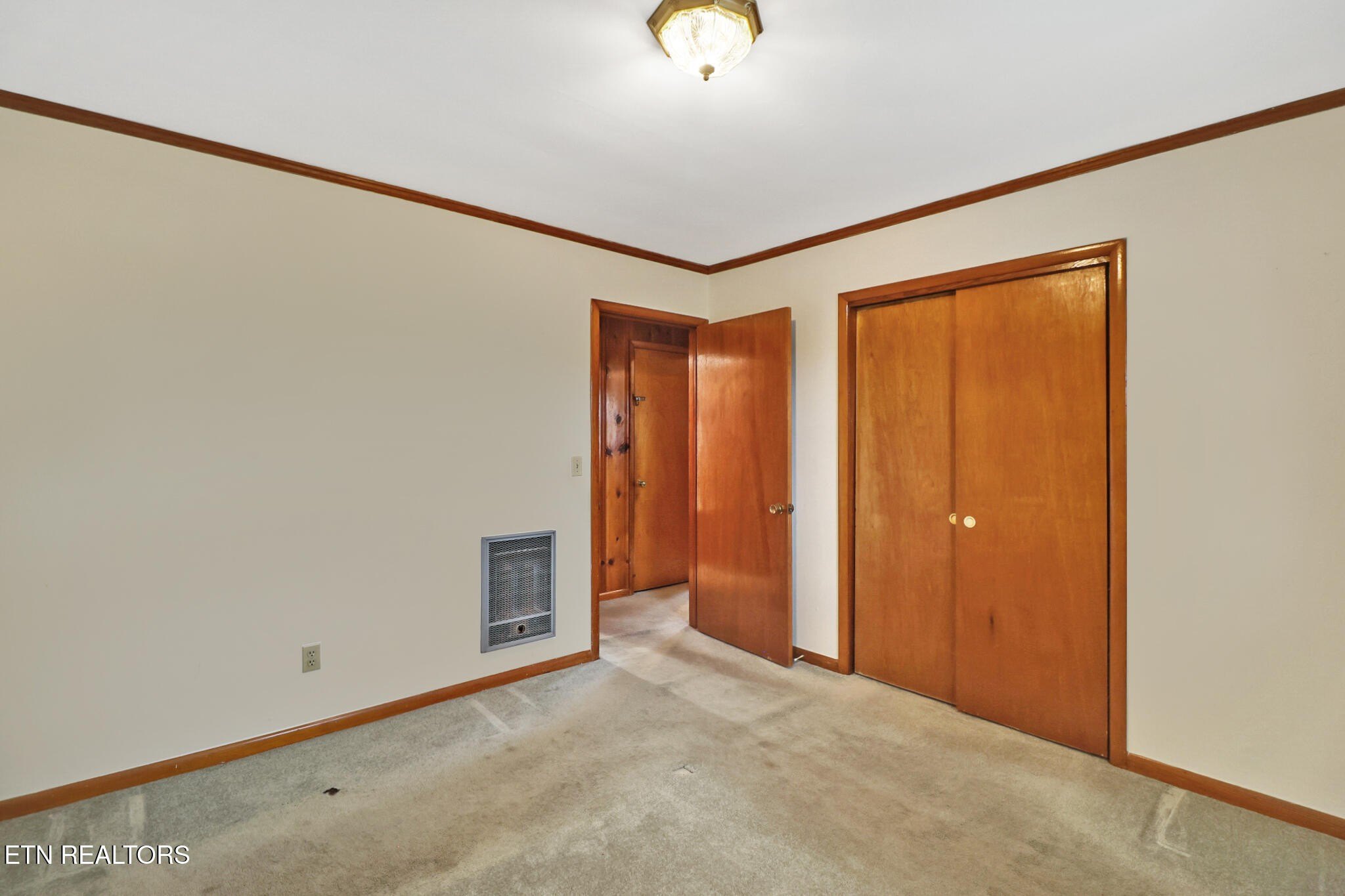 McMinnville, Tennessee, 37110, United States, 3 Bedrooms Bedrooms, ,1 BathroomBathrooms,Residential,For Sale,1976932