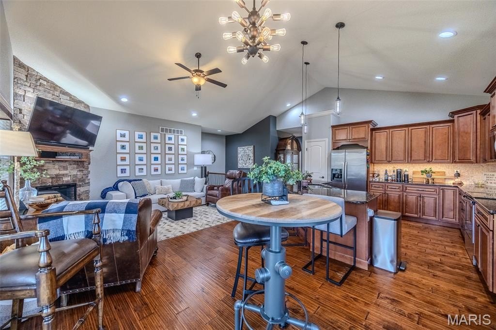 Camdenton, Missouri, 65020, United States, 3 Bedrooms Bedrooms, ,3 BathroomsBathrooms,Residential,For Sale,1989945