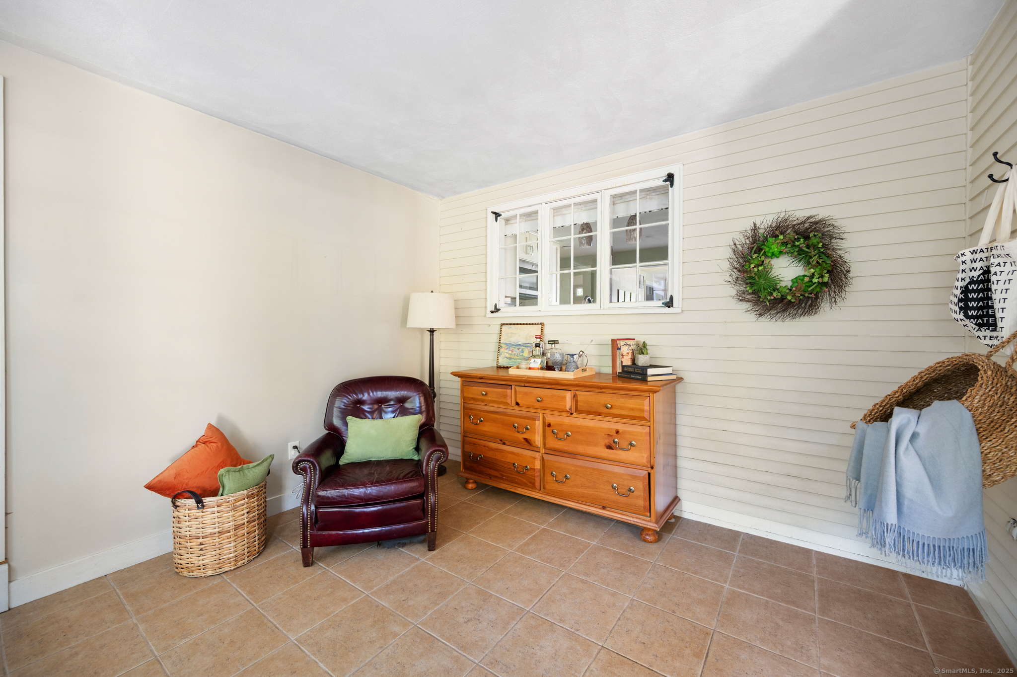 Manchester, Connecticut, 06040, United States, 4 Bedrooms Bedrooms, ,4 BathroomsBathrooms,Residential,For Sale,1988366