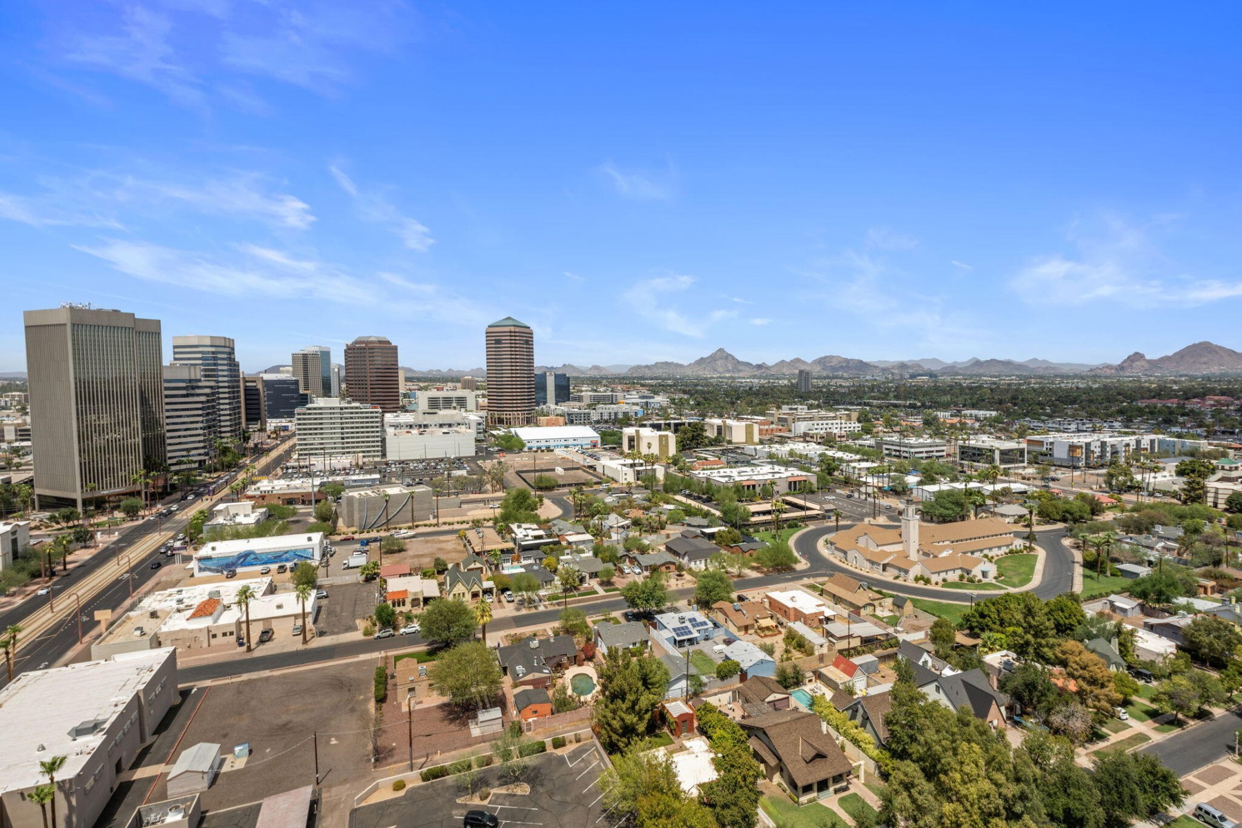  2323 N Central Ave¦Phoenix, AZ - 物件實景