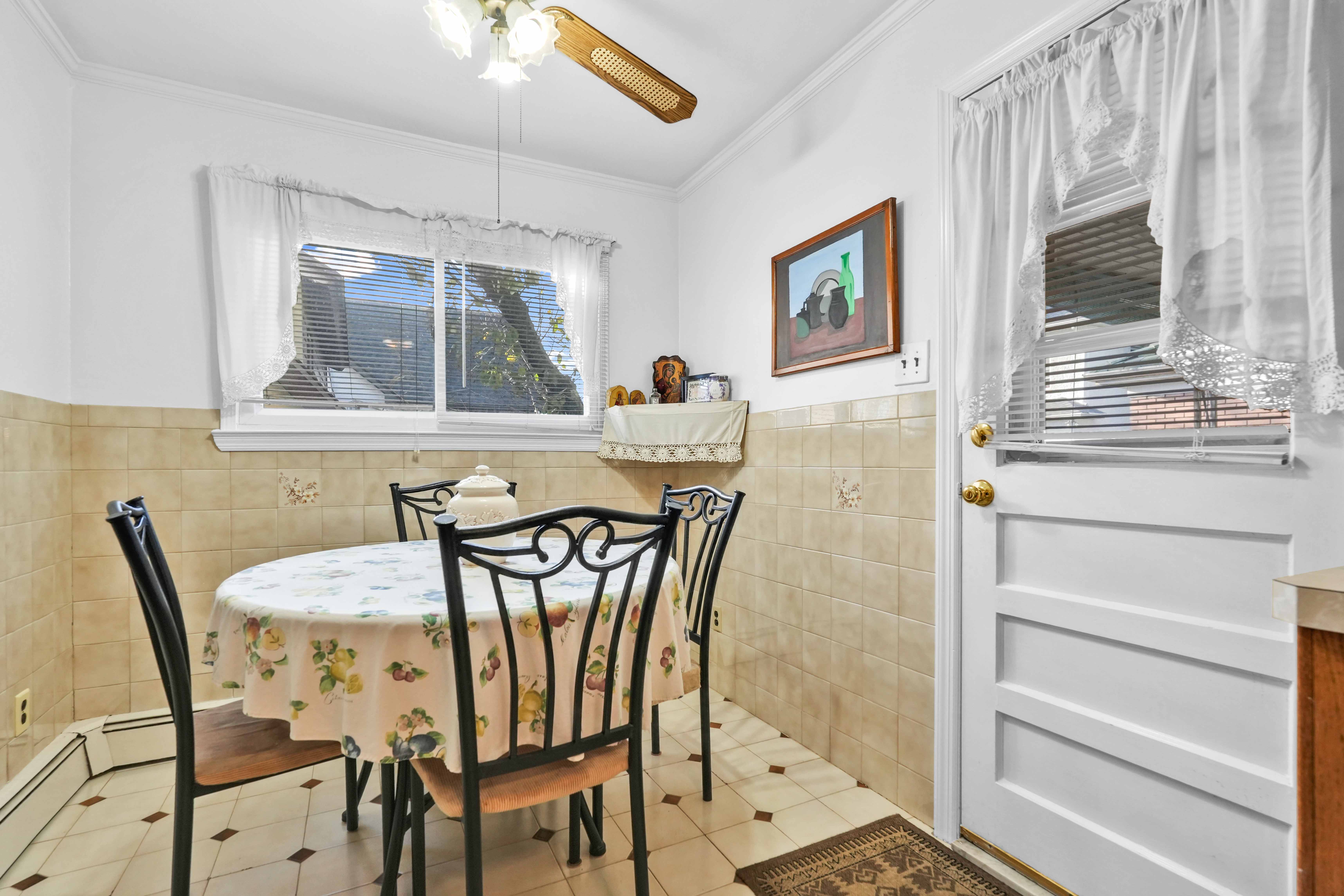  115-33 10th Avenue, College Point, NY, 11356 - 物件實景