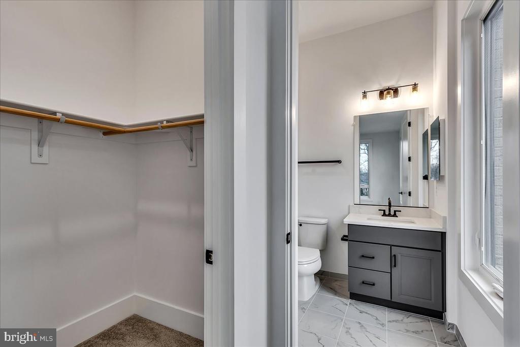 Oak Hill, Virginia, 20171, United States, 4 Bedrooms Bedrooms, ,6 BathroomsBathrooms,Residential,For Sale,2006195