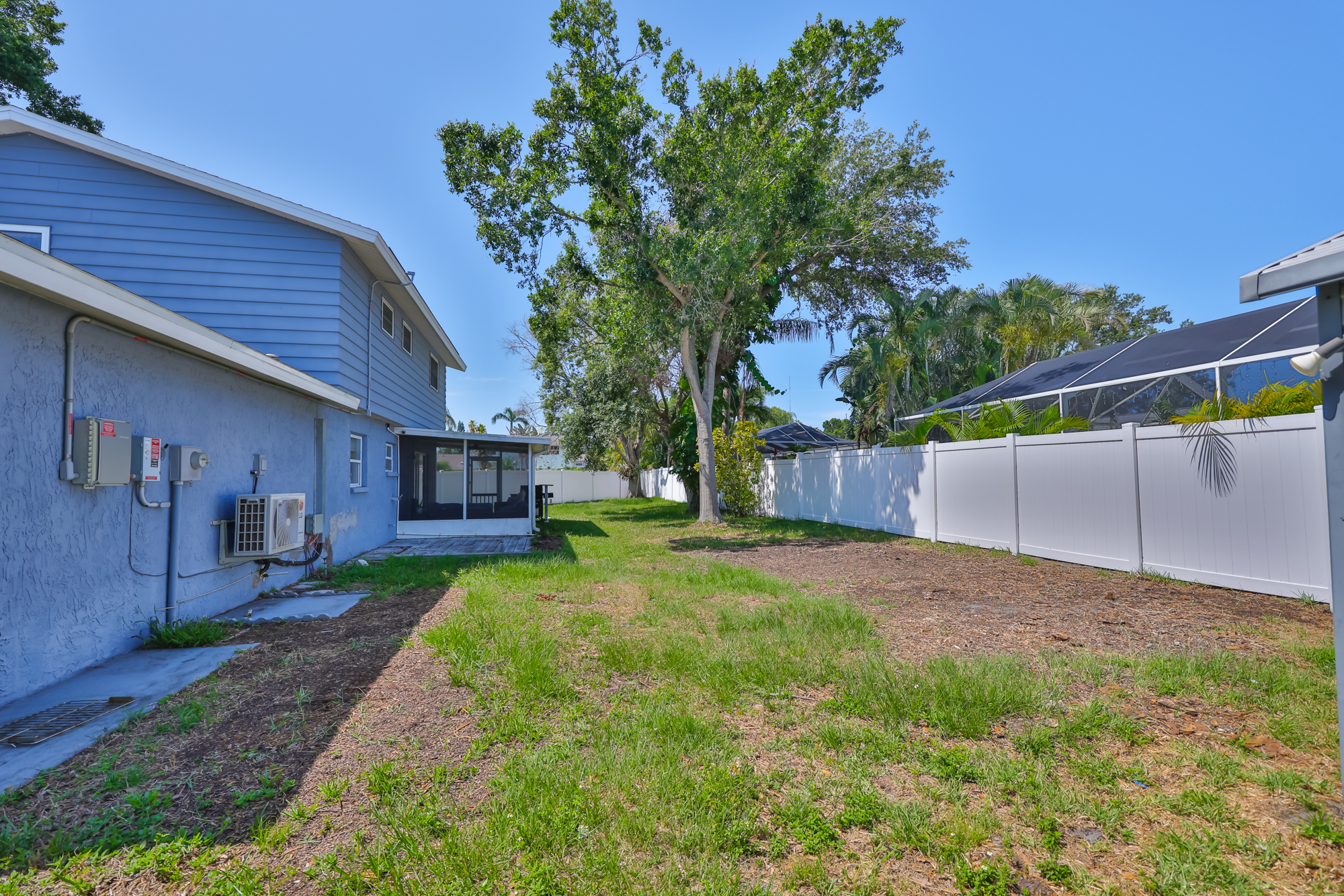 Seminole, Florida, 33772, United States, 3 Bedrooms Bedrooms, ,2 BathroomsBathrooms,Residential,For Sale,1978971