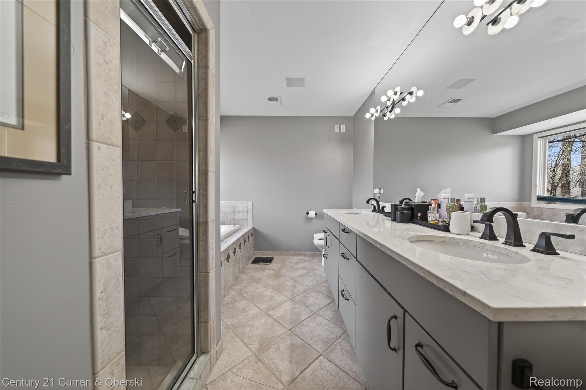 Bloomfield Hills, Michigan, 48301, United States, 4 Bedrooms Bedrooms, ,4 BathroomsBathrooms,Residential,For Sale,2035852