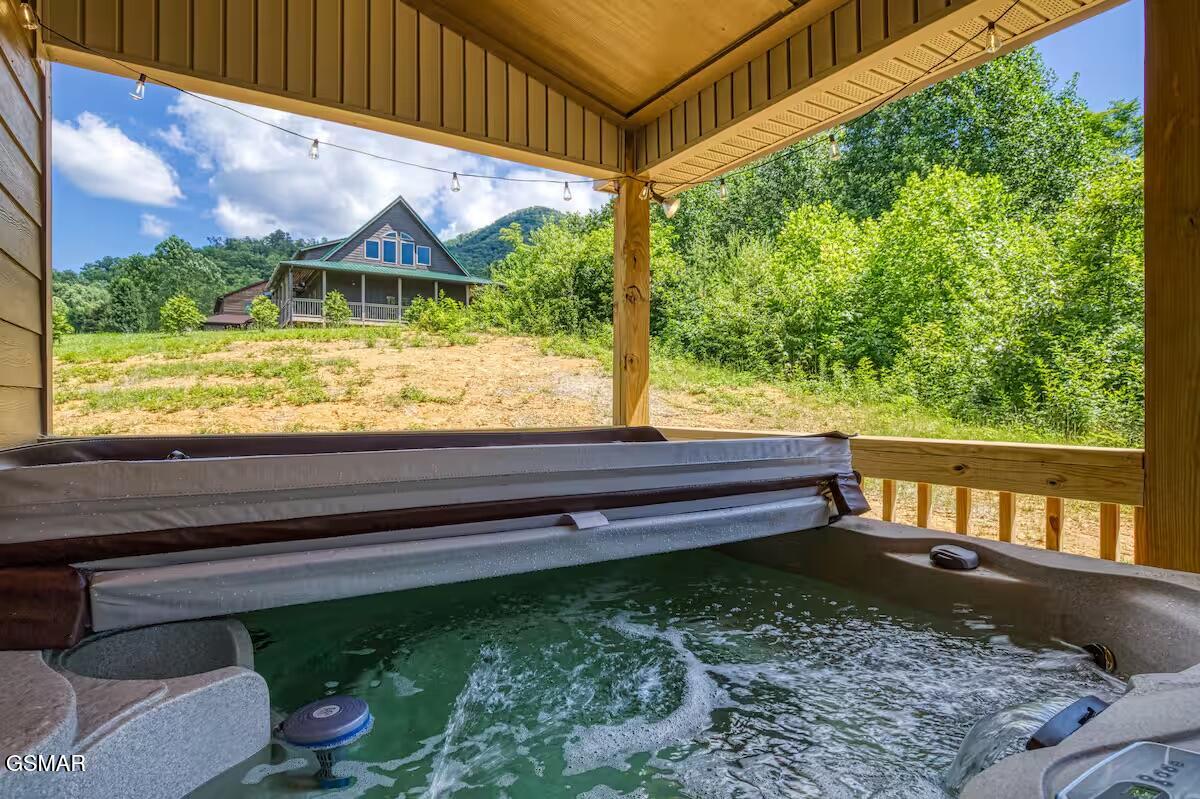 Sevierville, Tennessee, 37862, United States, 3 Bedrooms Bedrooms, ,4 BathroomsBathrooms,Residential,For Sale,2027934