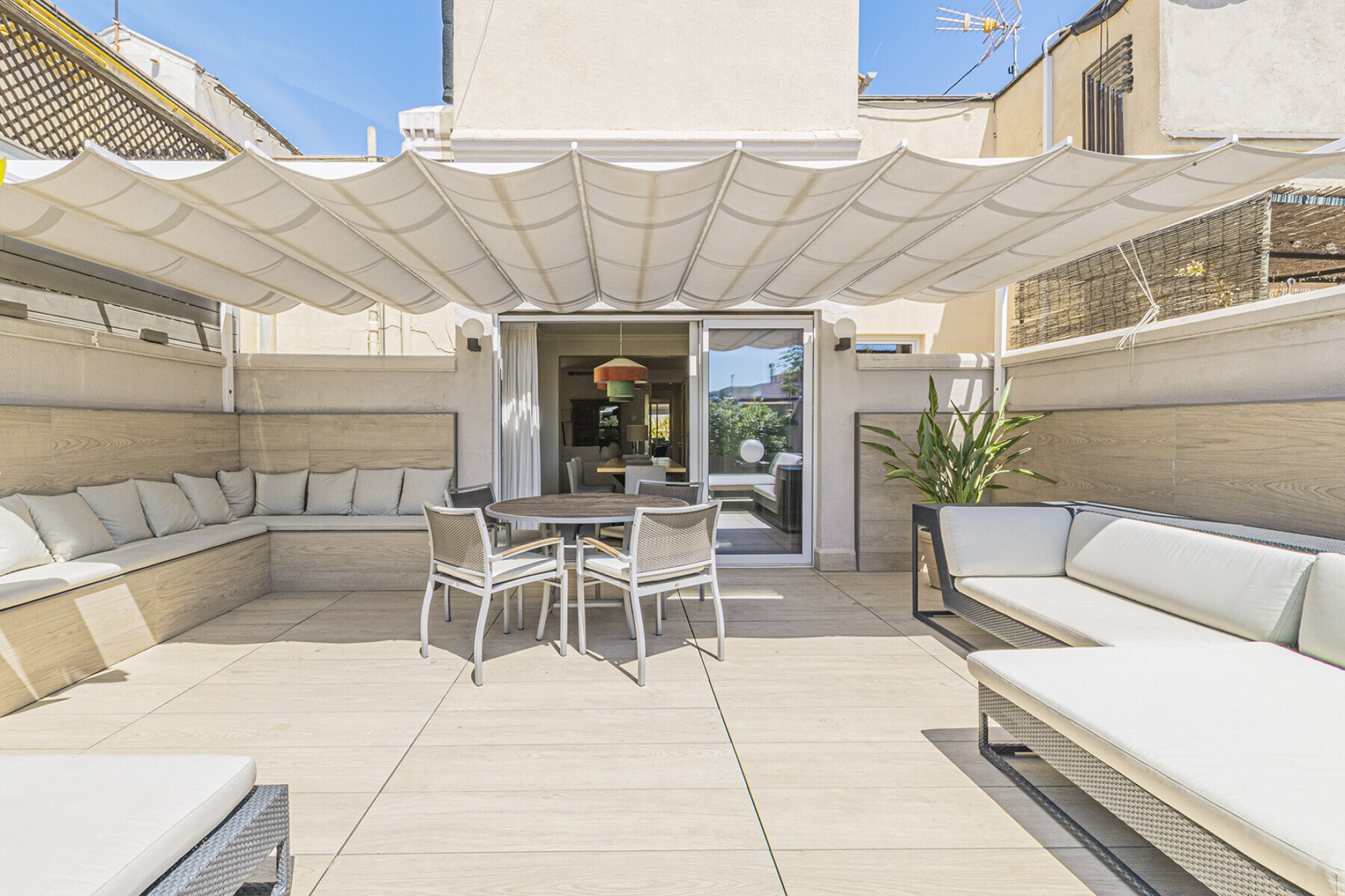  Impressive Duplex Penthouse with 80m2 terraces in the center of Galvany - 物件實景