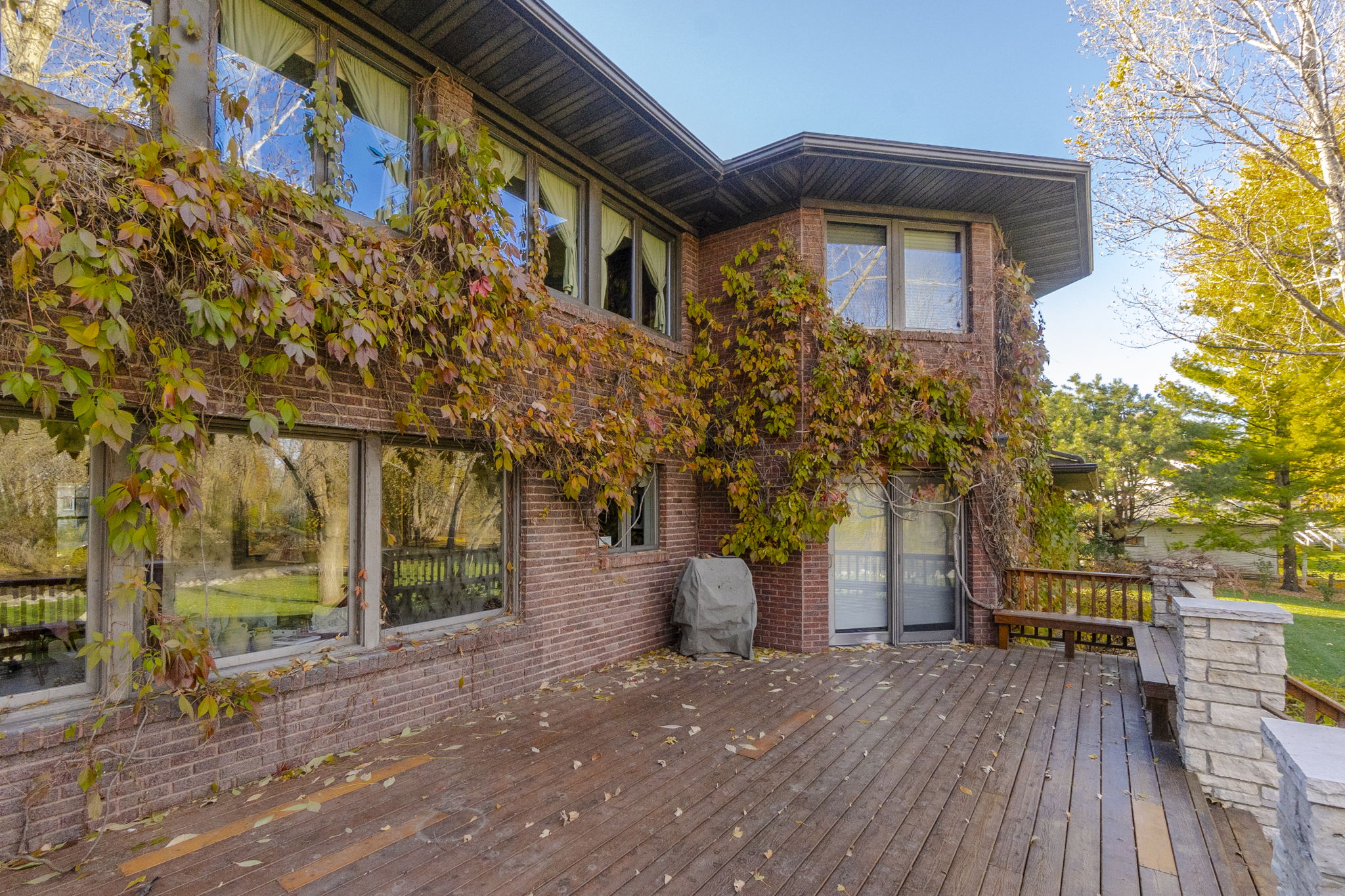 Mason City, Iowa, 50401, United States, 5 Bedrooms Bedrooms, ,3 BathroomsBathrooms,Residential,For Sale,1974101