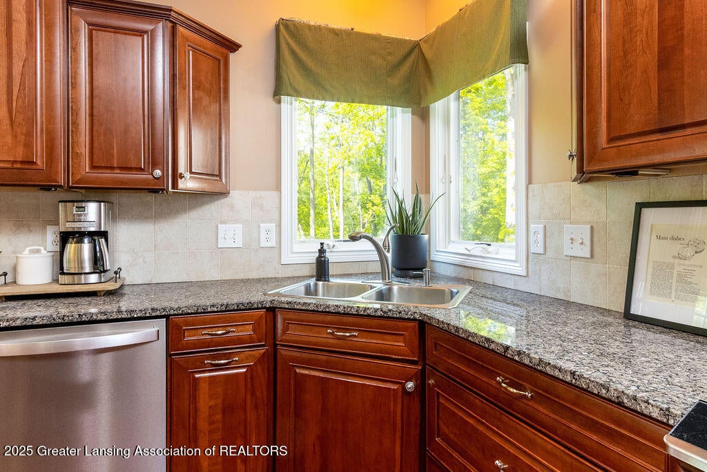 Dimondale, Michigan, 48821, United States, 4 Bedrooms Bedrooms, ,4 BathroomsBathrooms,Residential,For Sale,1840244