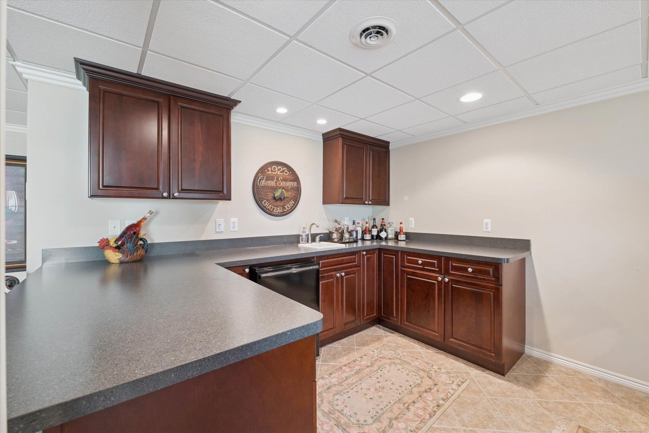 Oakland Twp, Michigan, 48306, United States, 2 Bedrooms Bedrooms, ,4 BathroomsBathrooms,Residential,For Sale,1984320