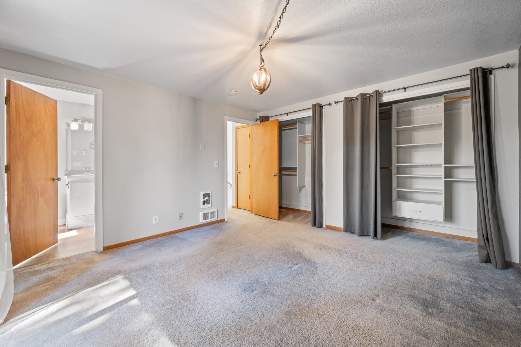  1050 NE Butler Market #APT 3 Bend, OR 97701 - 物件實景